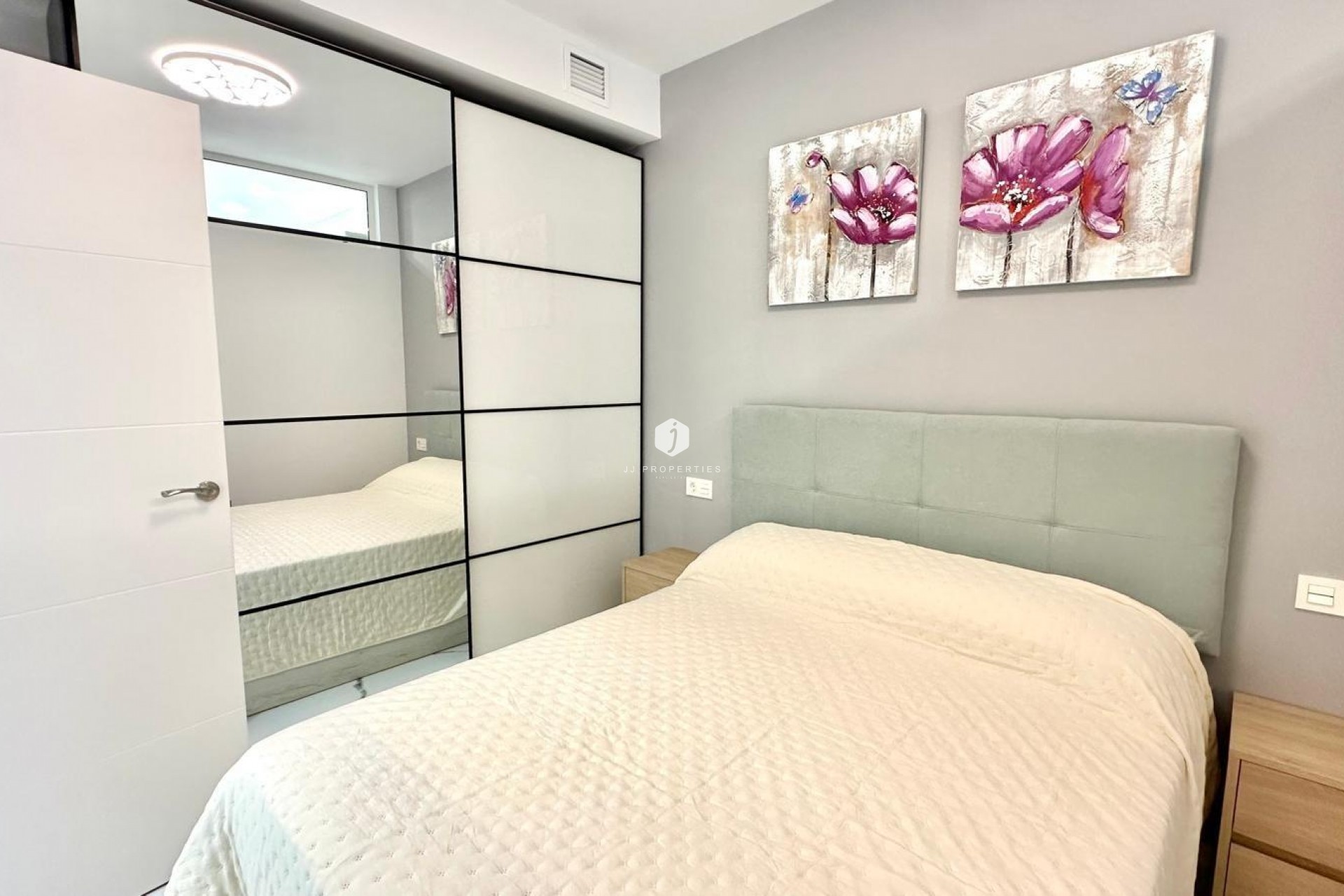 D'occasion - Appartement -
Torrevieja - Playa del Cura