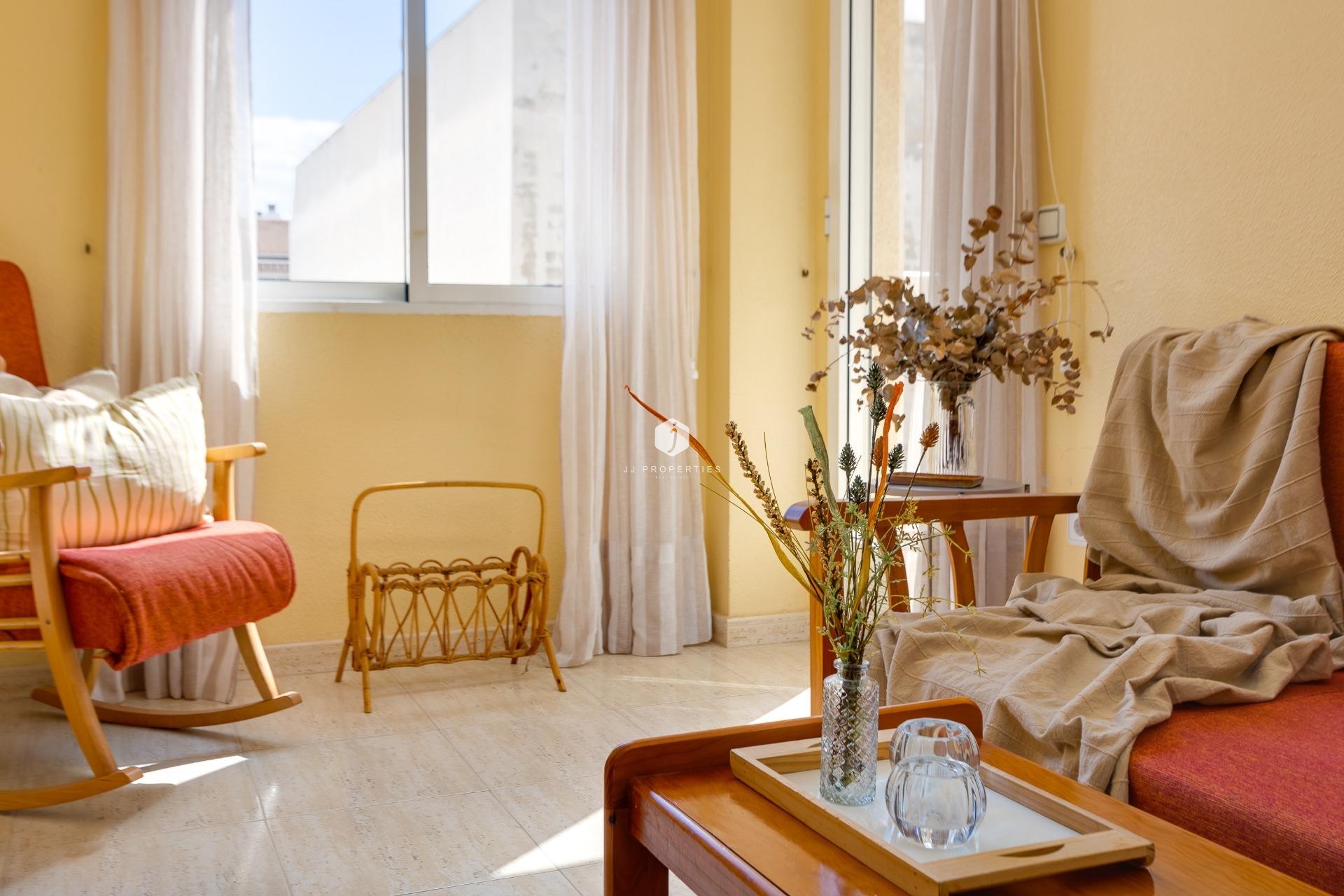 D'occasion - Appartement -
Torrevieja - Playa del Cura