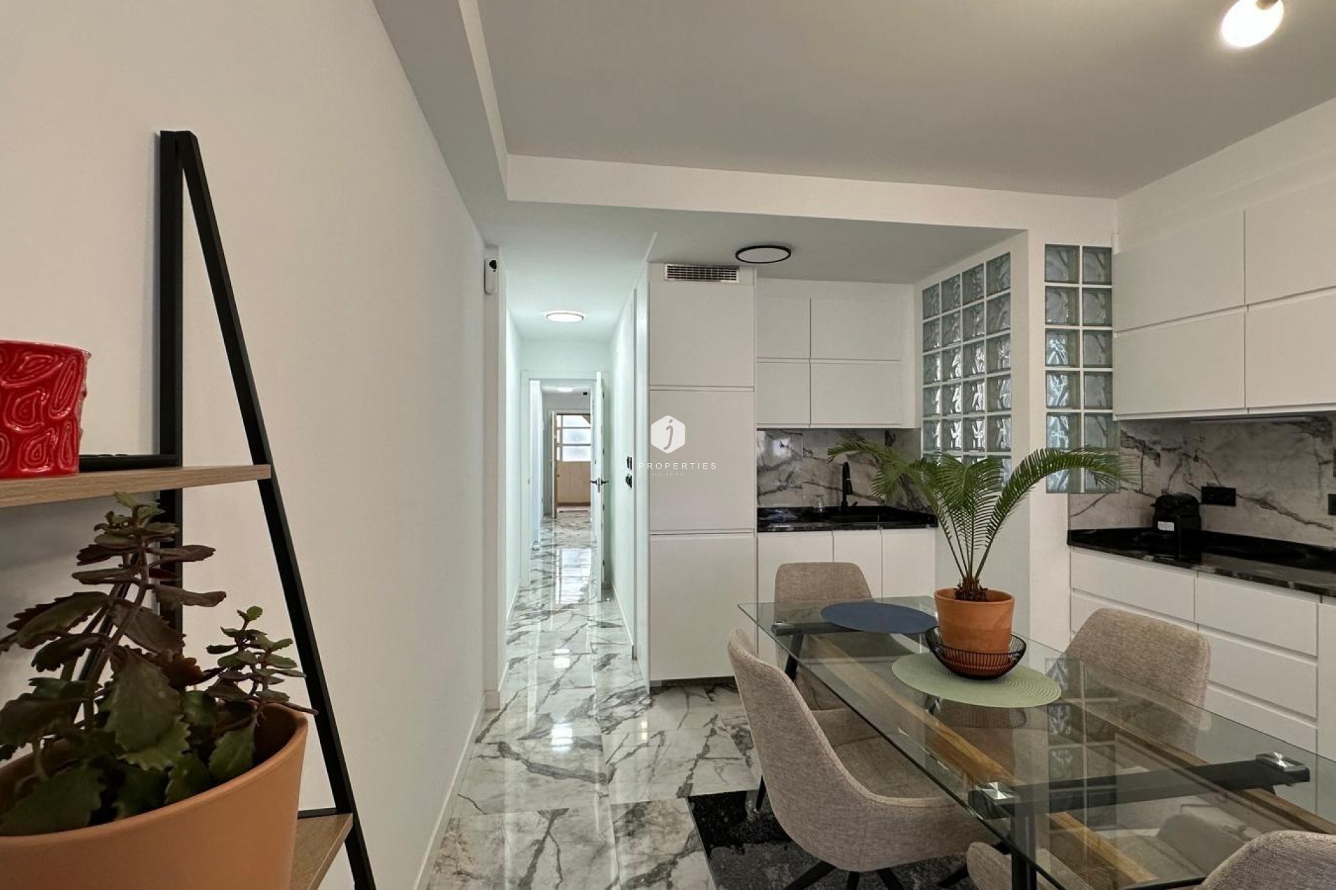 D'occasion - Appartement -
Torrevieja - Playa del Cura