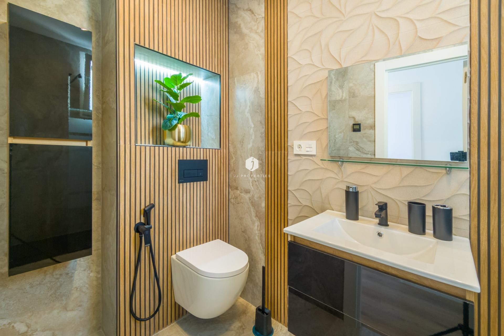 D'occasion - Appartement -
Torrevieja - Playa del Cura
