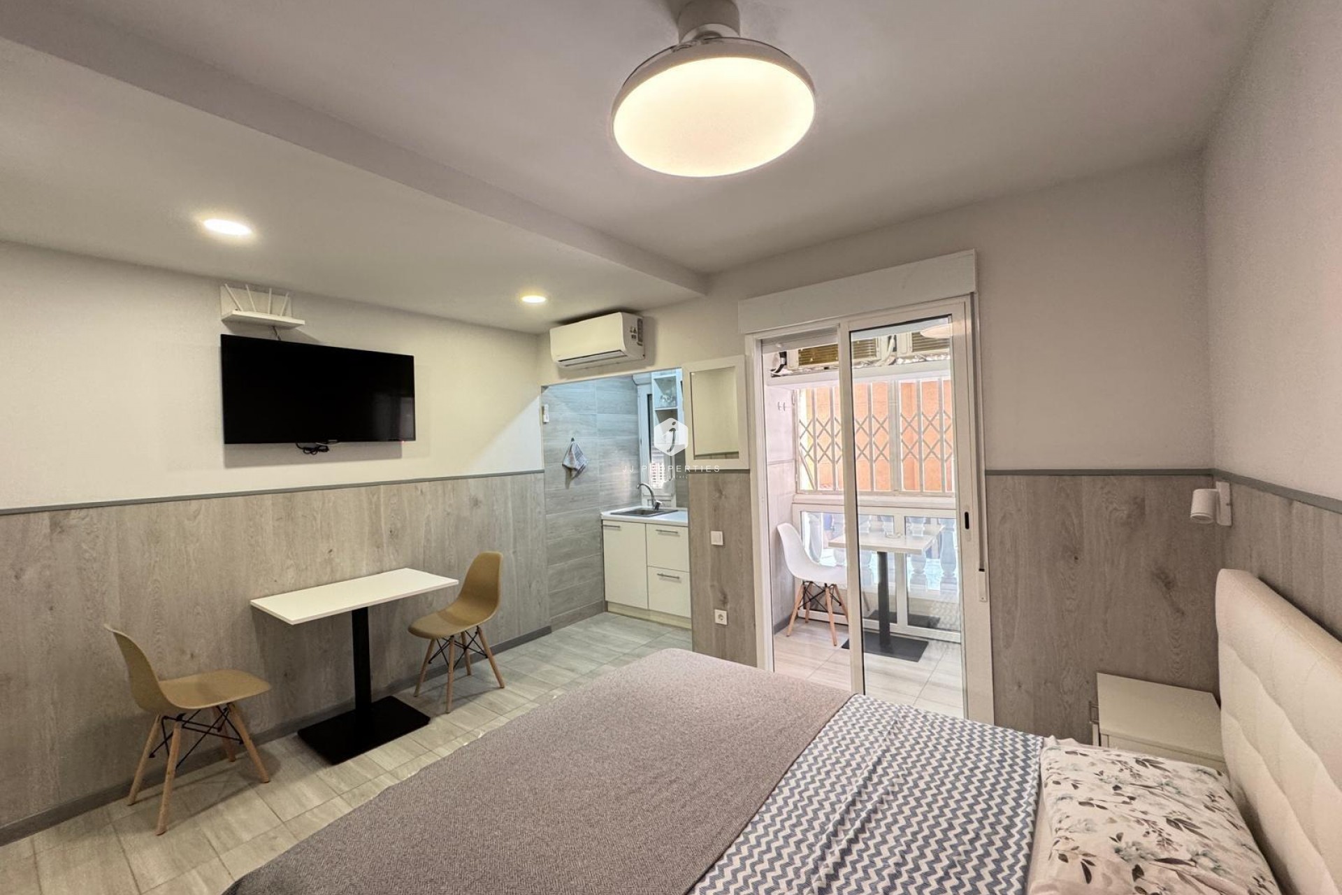 D'occasion - Appartement -
Torrevieja - Playa del Cura