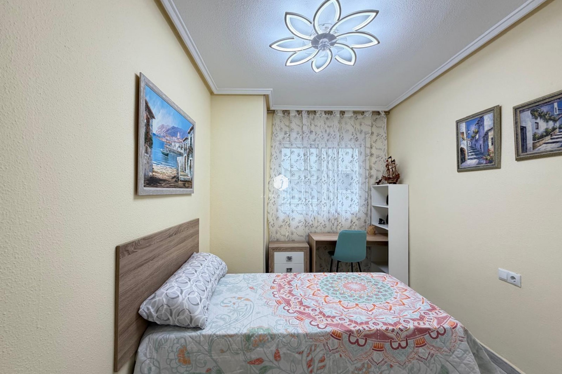 D'occasion - Appartement -
Torrevieja - Playa del Cura