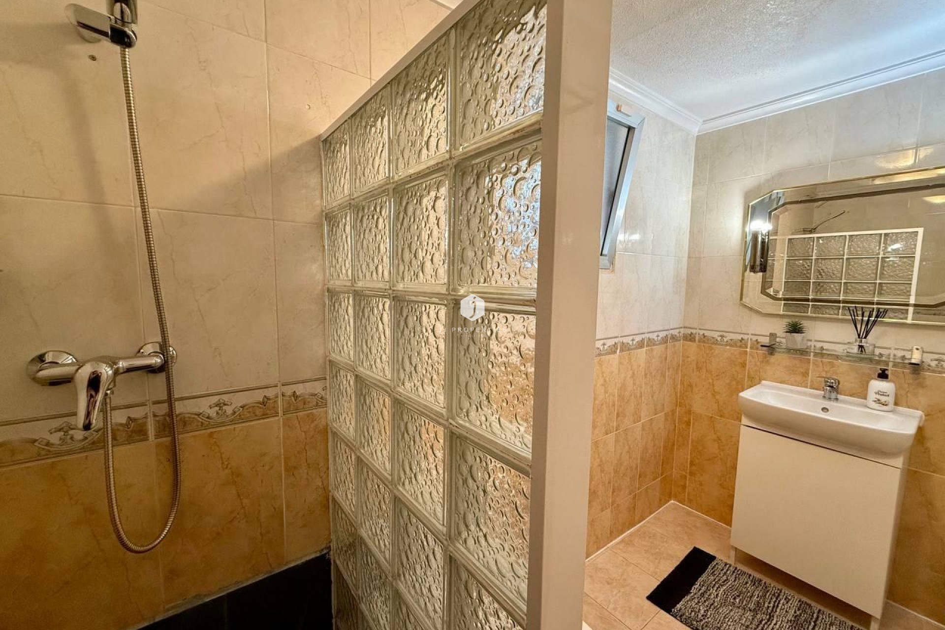 D'occasion - Appartement -
Torrevieja - Playa del Cura