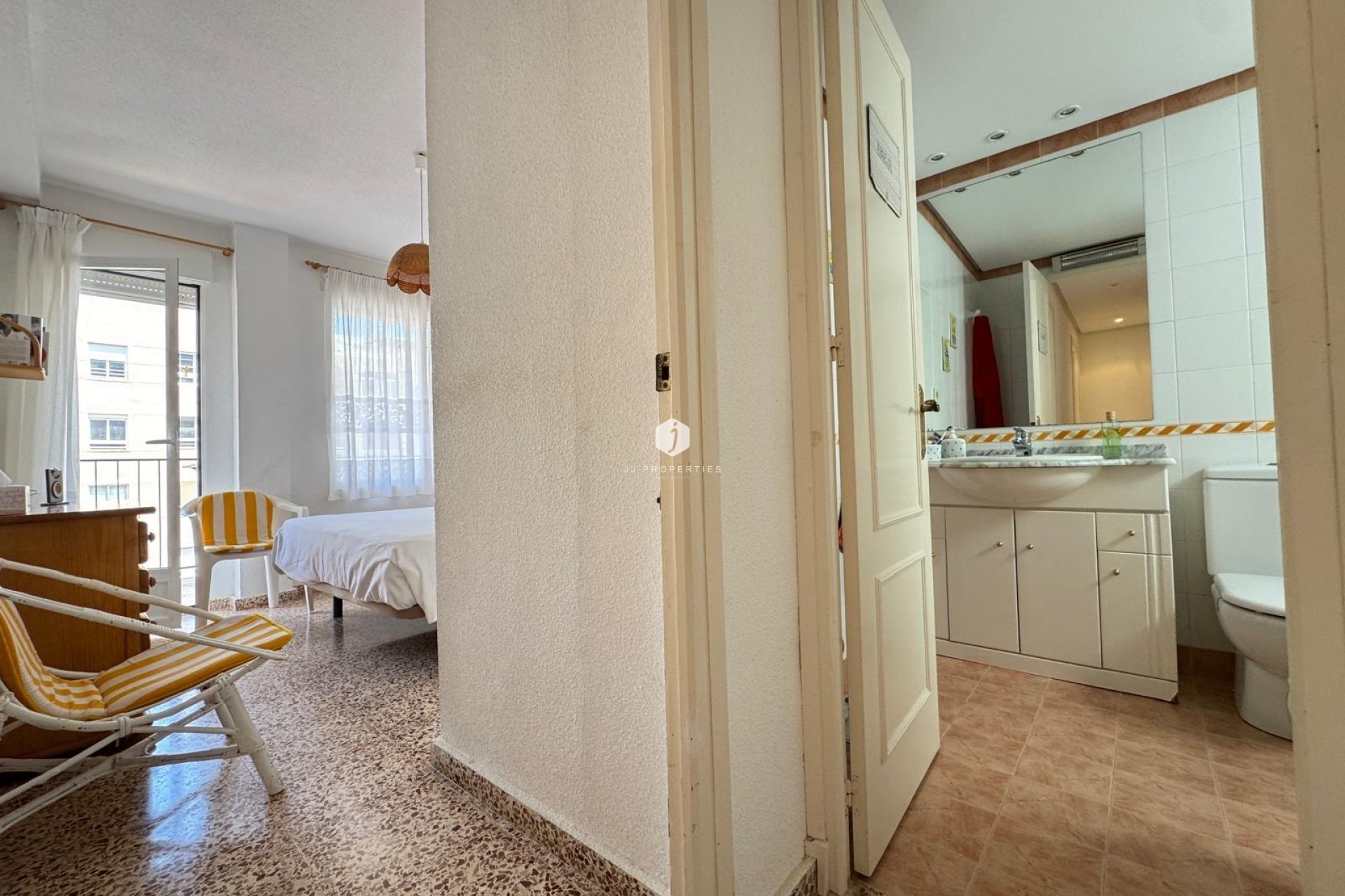 D'occasion - Appartement -
Torrevieja - Playa del Cura