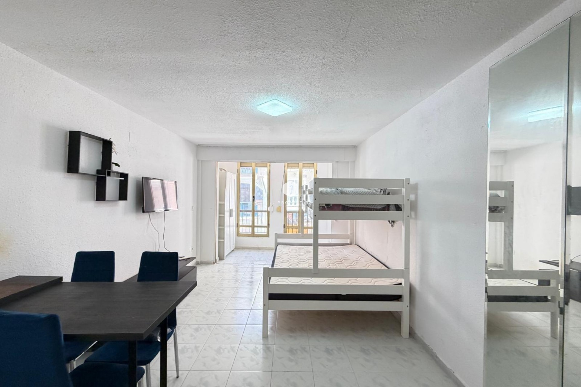 D'occasion - Appartement -
Torrevieja - Playa del Cura