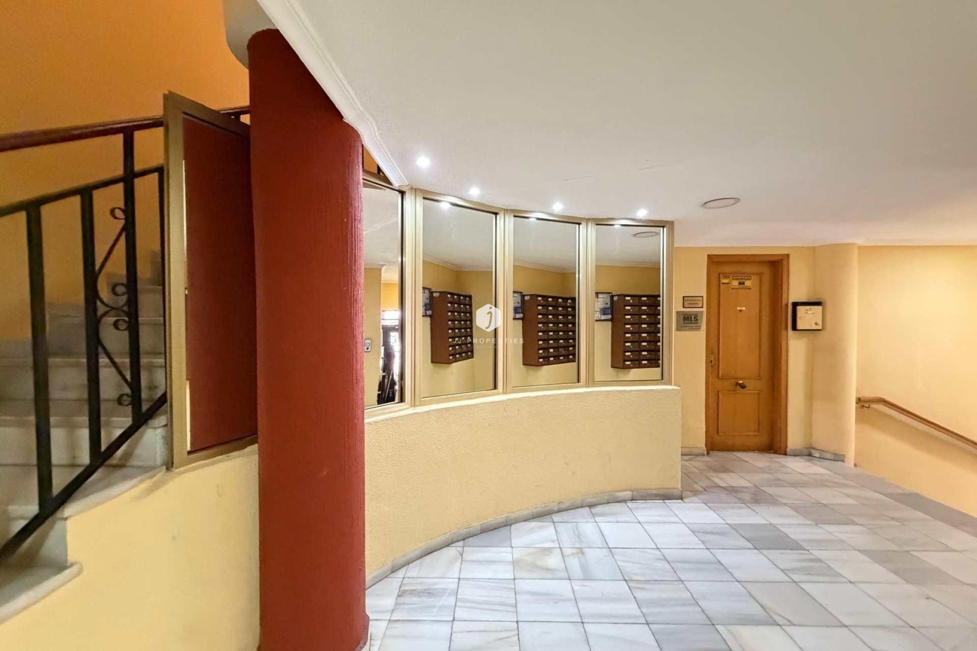 D'occasion - Appartement -
Torrevieja - Playa del Cura
