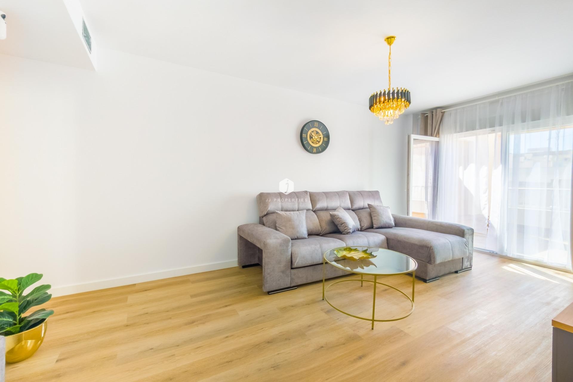 D'occasion - Appartement -
Torrevieja - Playa del Cura