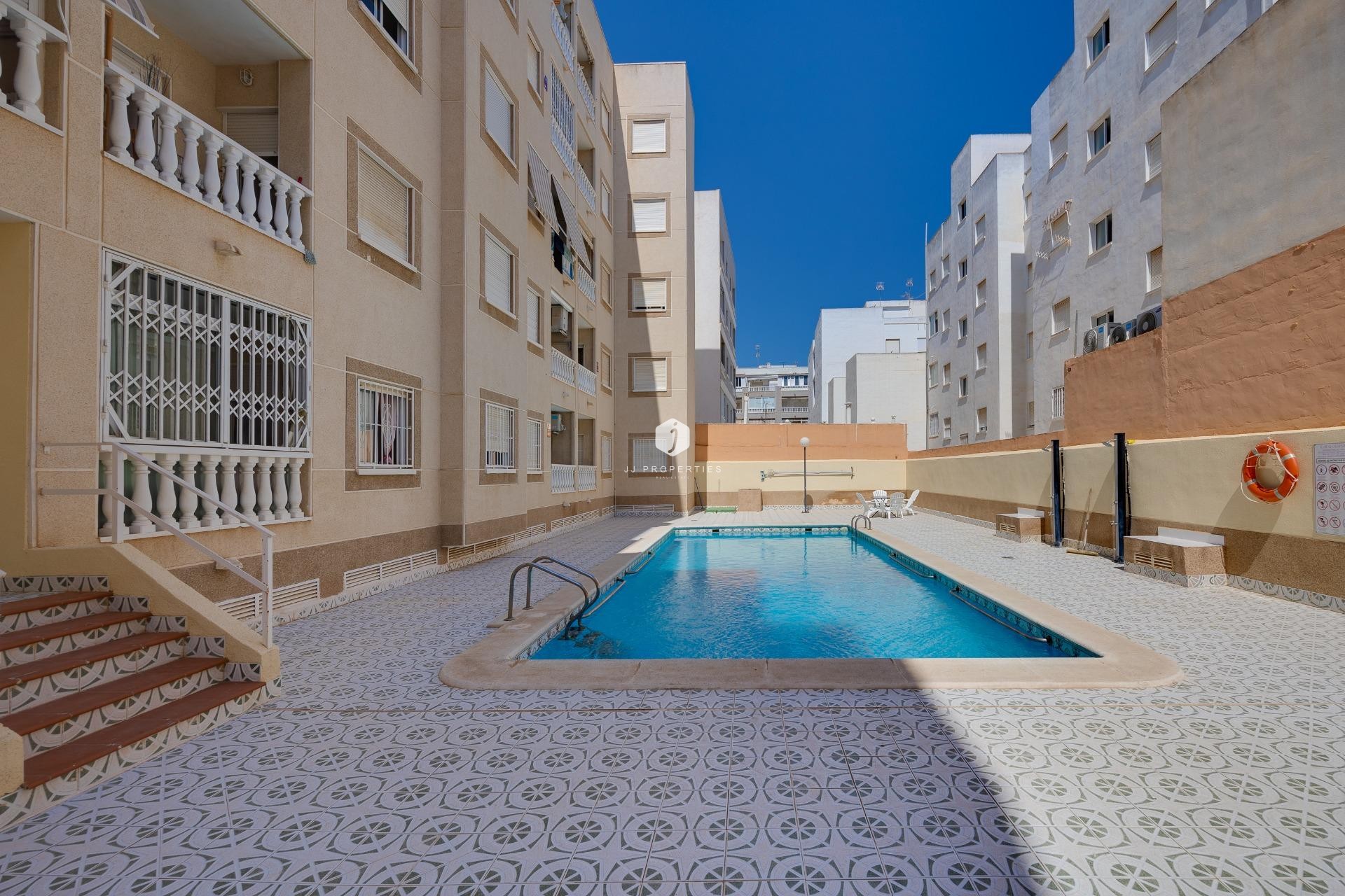 D'occasion - Appartement -
Torrevieja - Playa del Cura