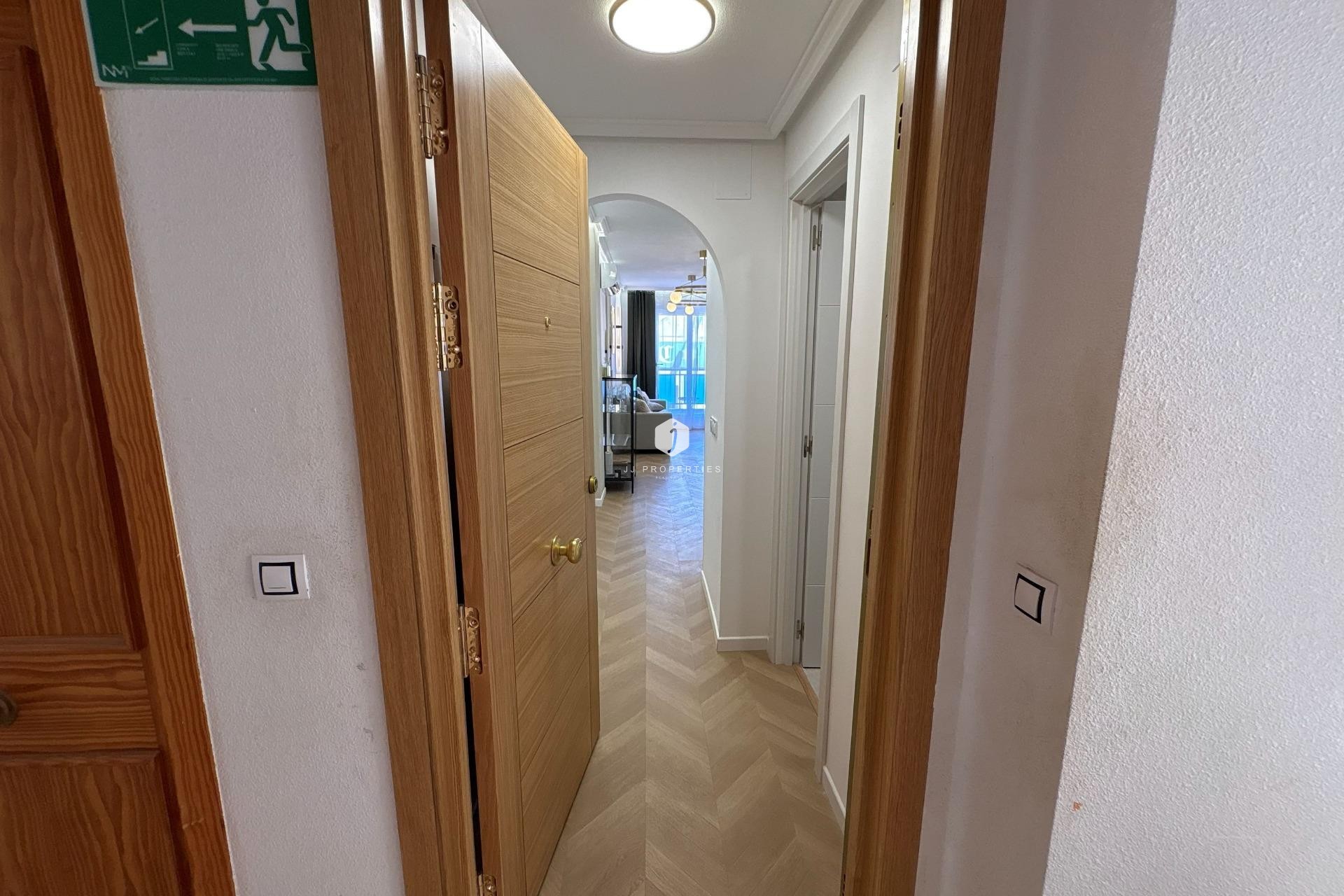 D'occasion - Appartement -
Torrevieja - Playa del Cura