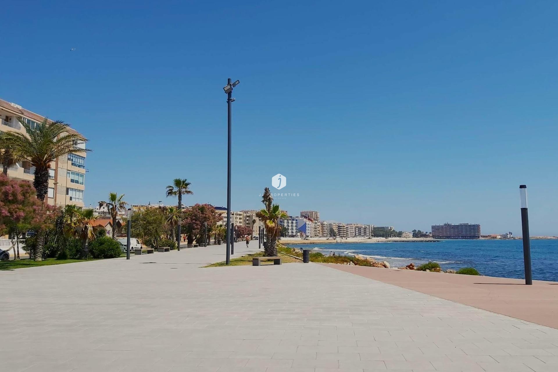D'occasion - Appartement -
Torrevieja - Playa del Cura
