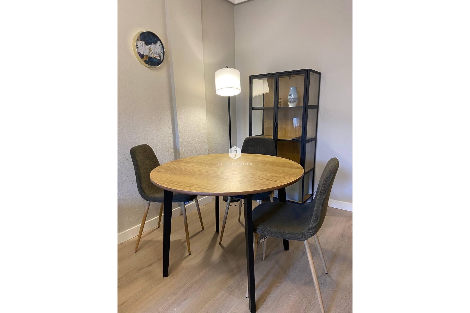 D'occasion - Appartement -
Torrevieja - Playa del Cura