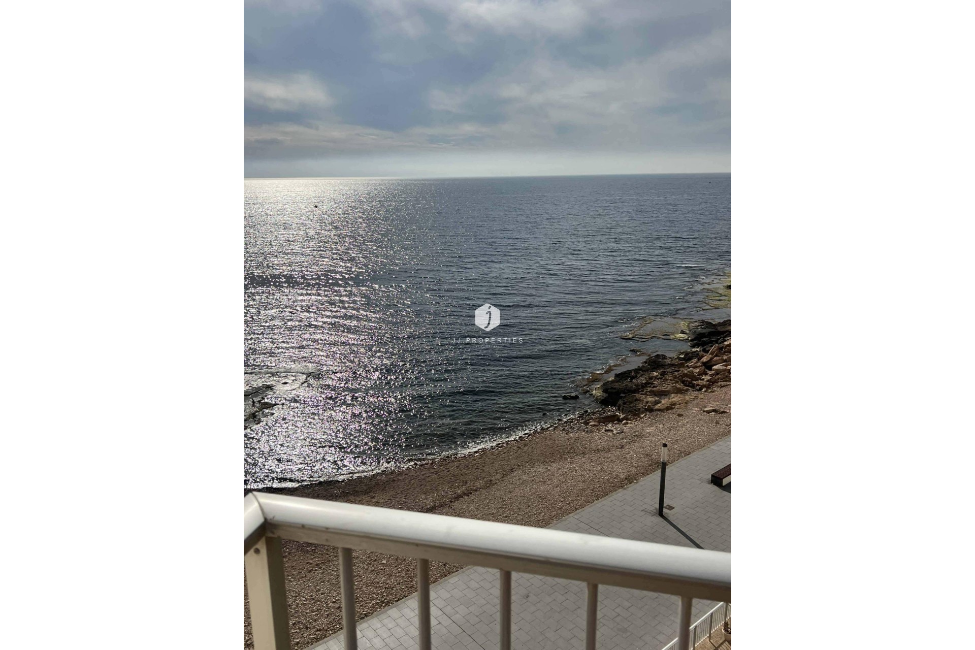D'occasion - Appartement -
Torrevieja - Playa del Cura