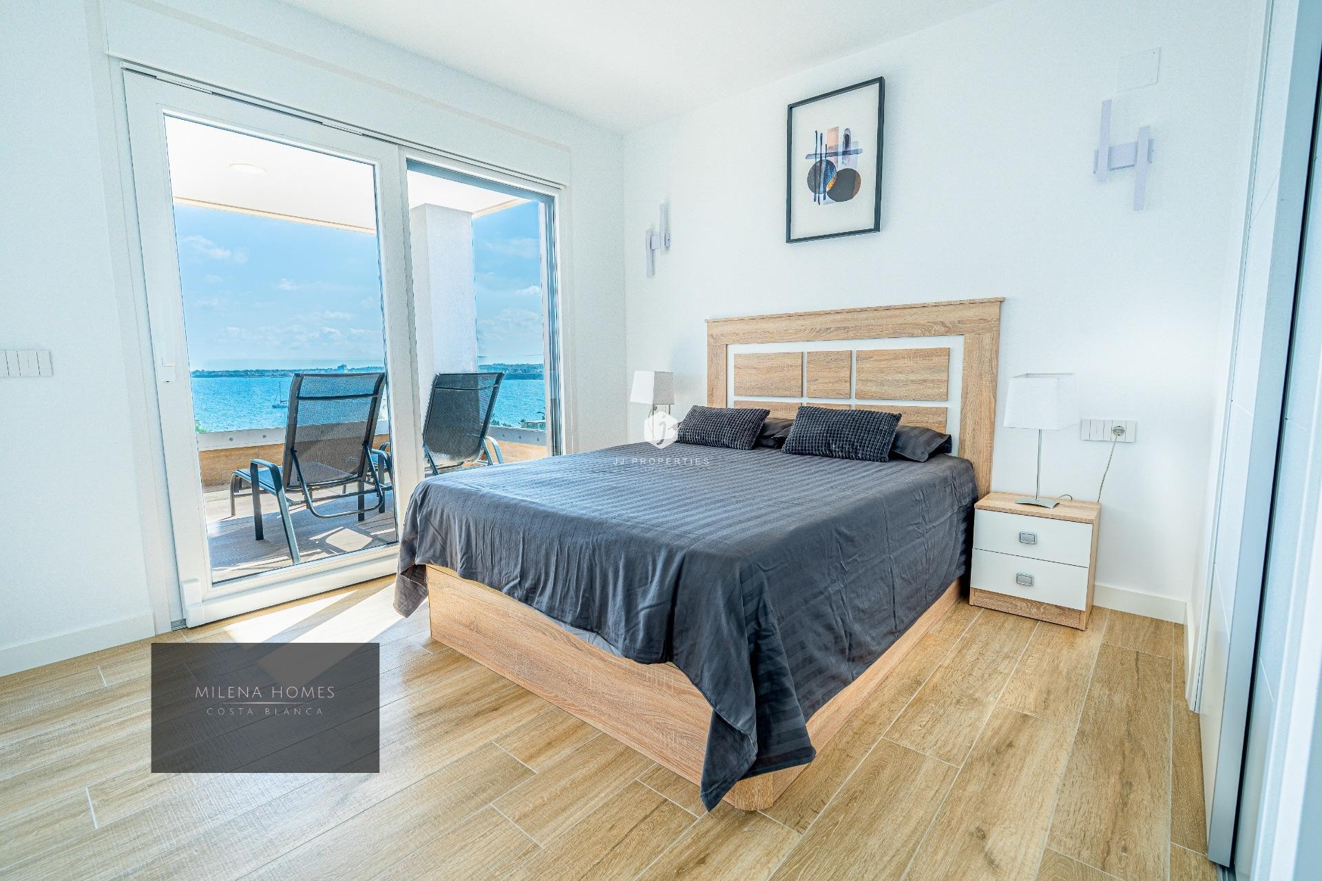 D'occasion - Appartement -
Torrevieja - Punta prima