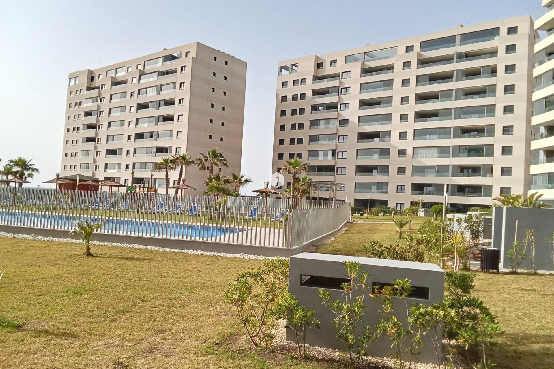 D'occasion - Appartement -
Torrevieja - Punta prima