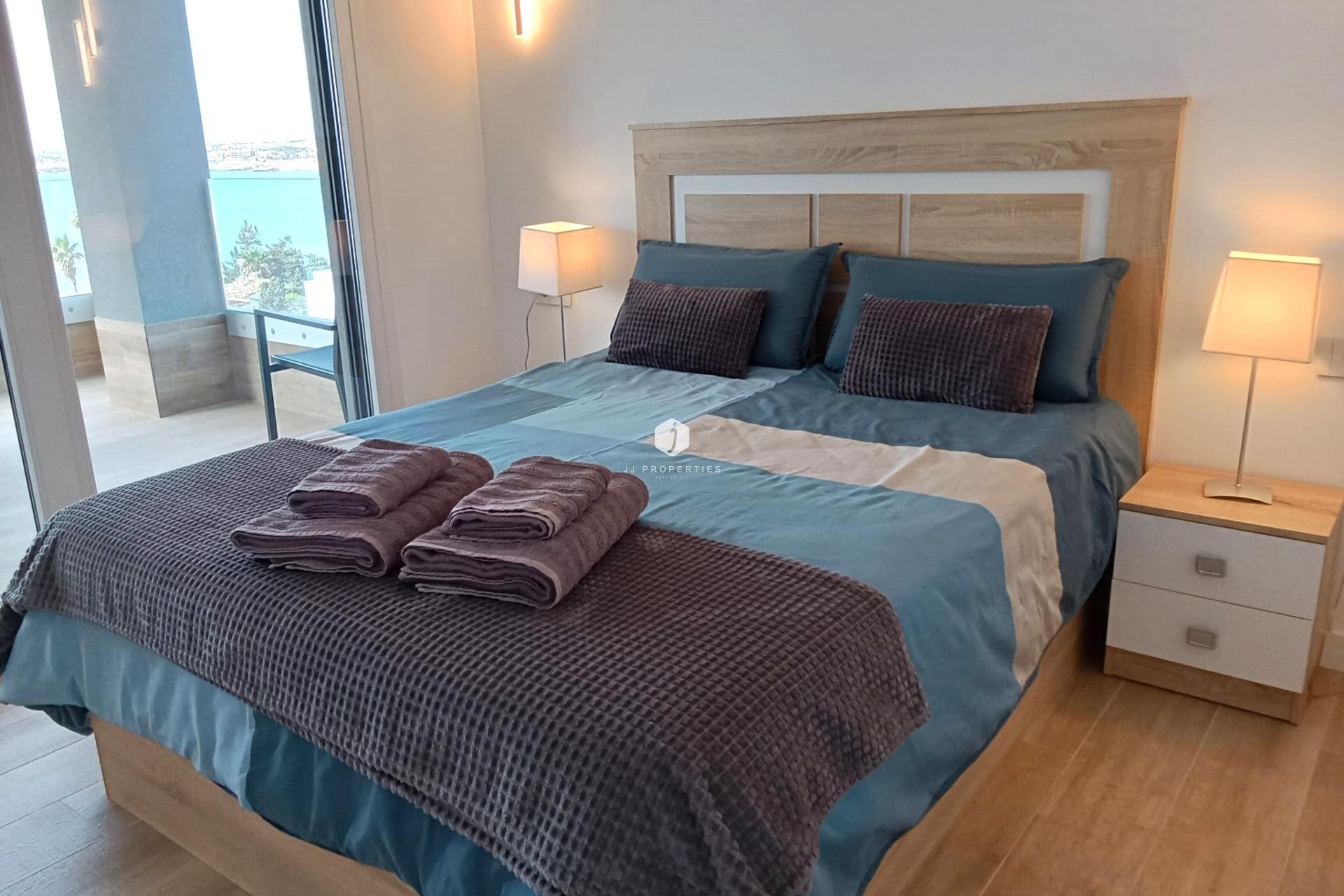 D'occasion - Appartement -
Torrevieja - Punta prima