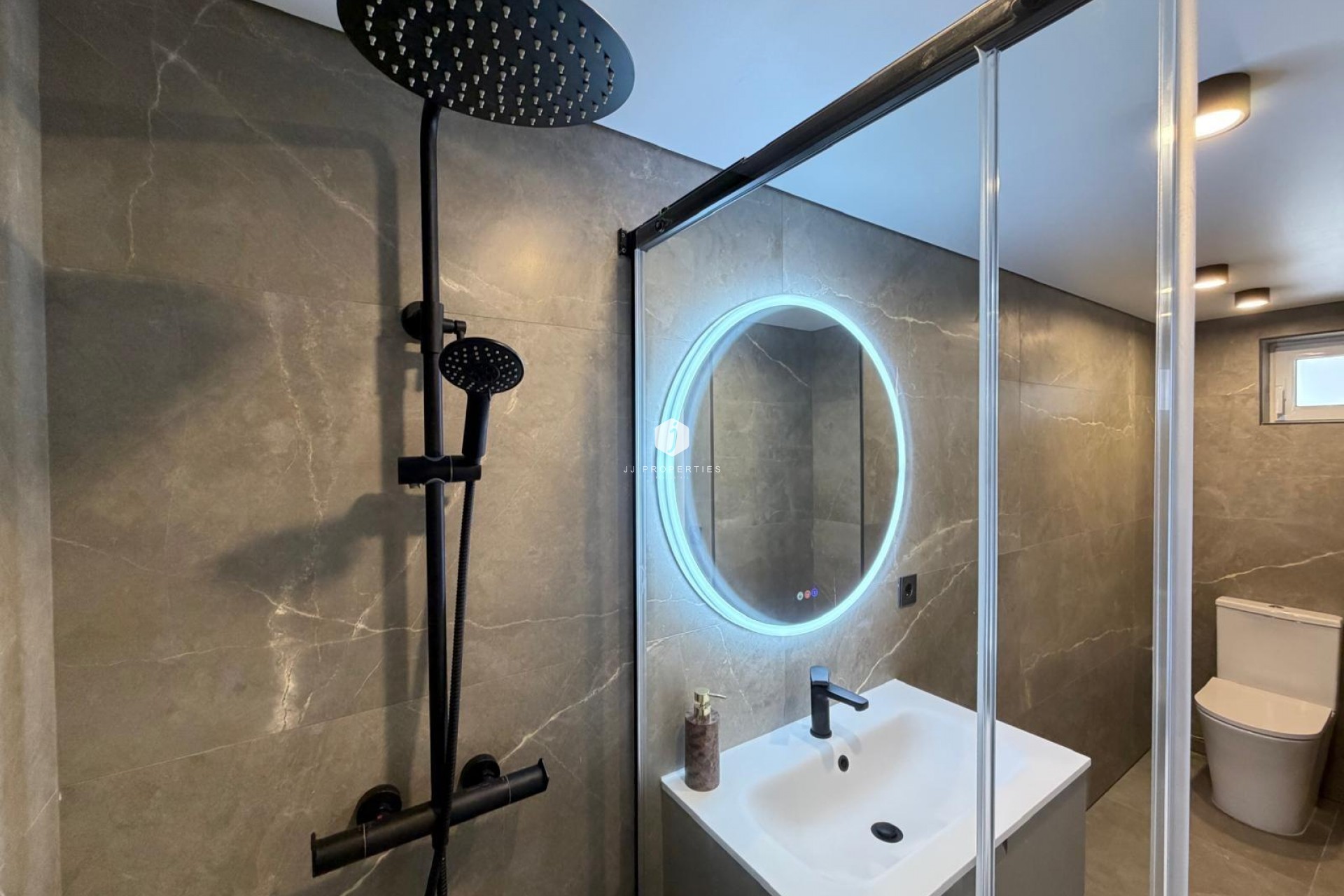 D'occasion - Appartement -
Torrevieja - Punta prima