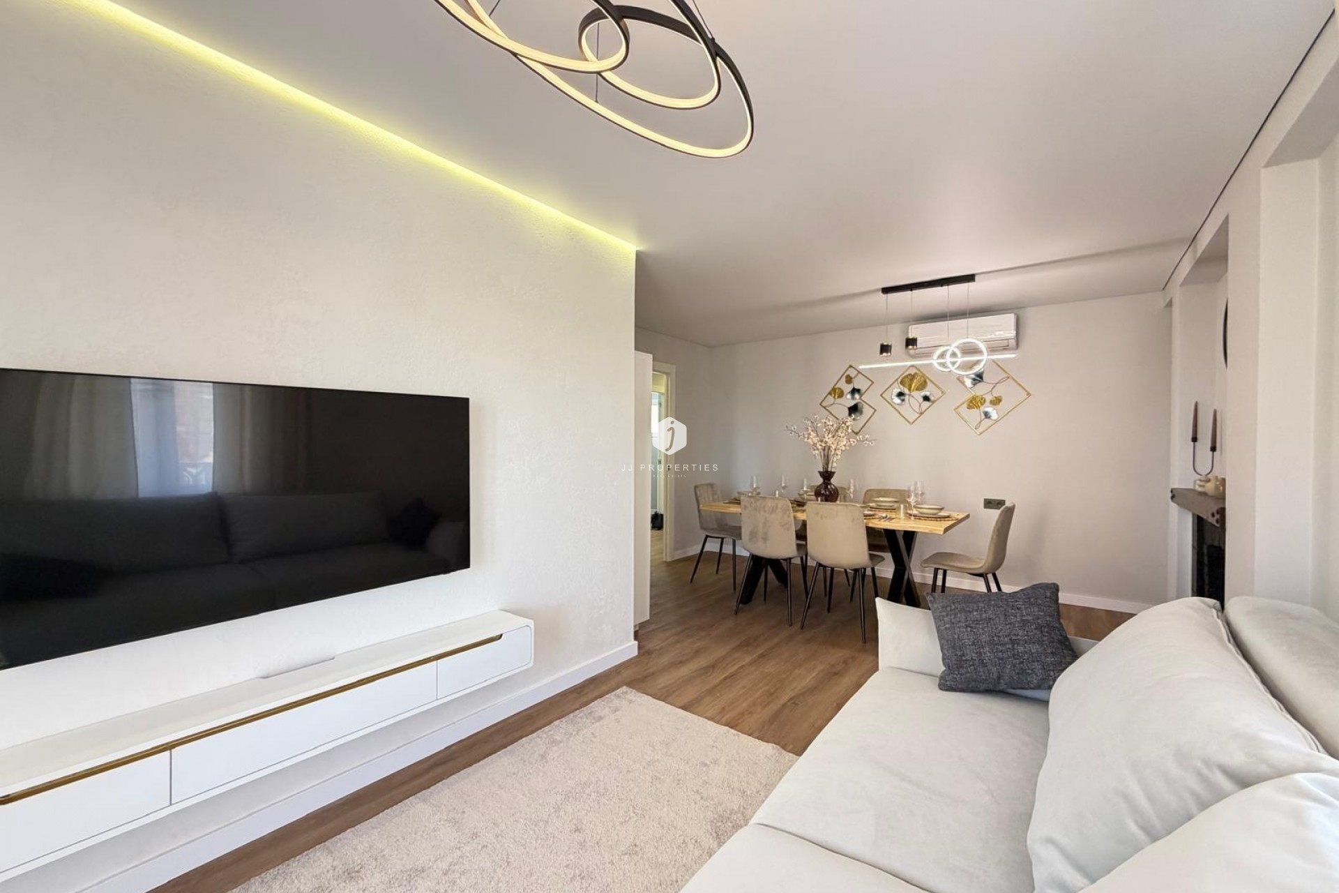 D'occasion - Appartement -
Torrevieja - Punta prima