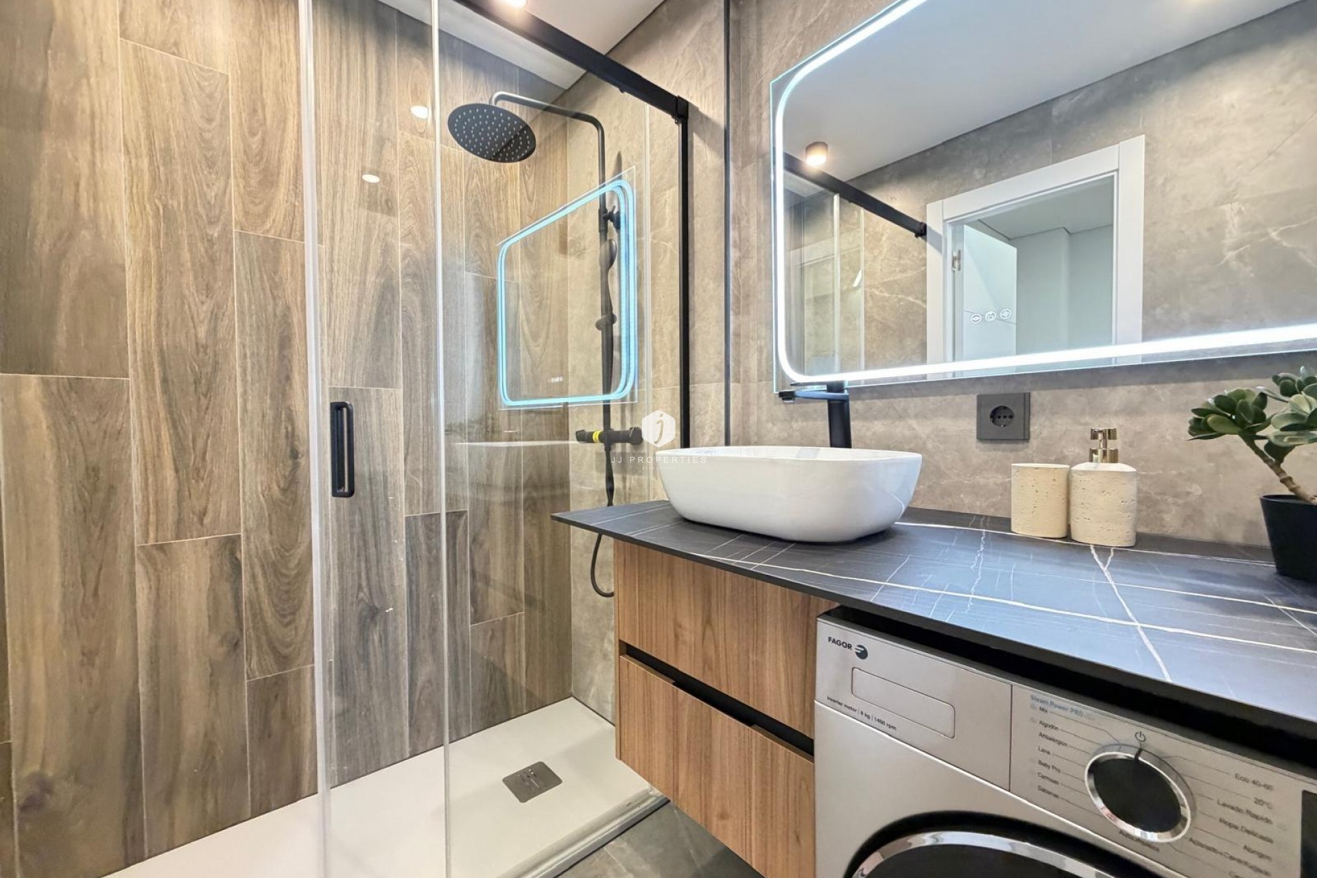 D'occasion - Appartement -
Torrevieja - Punta prima
