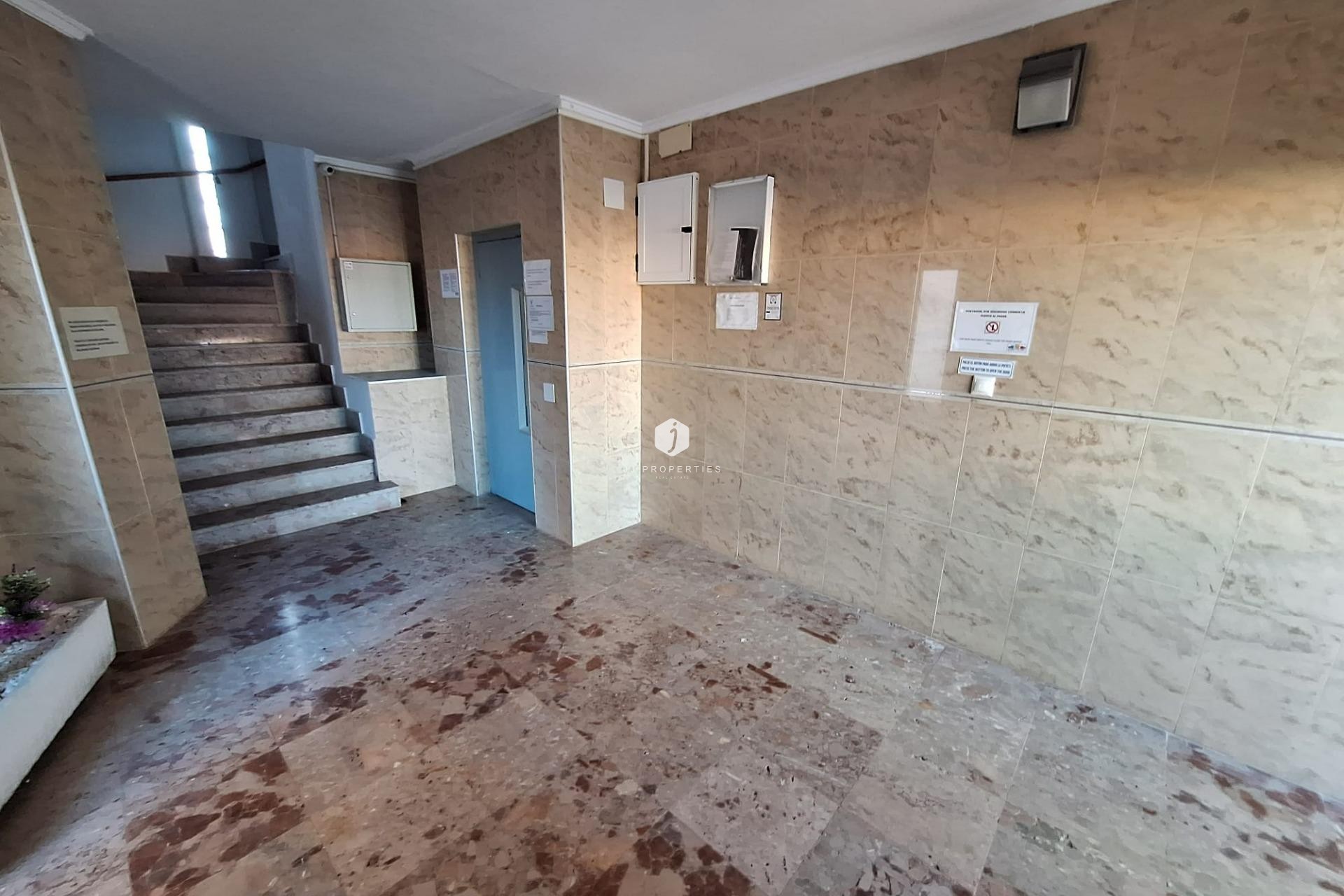 D'occasion - Appartement -
Torrevieja - Torrejón