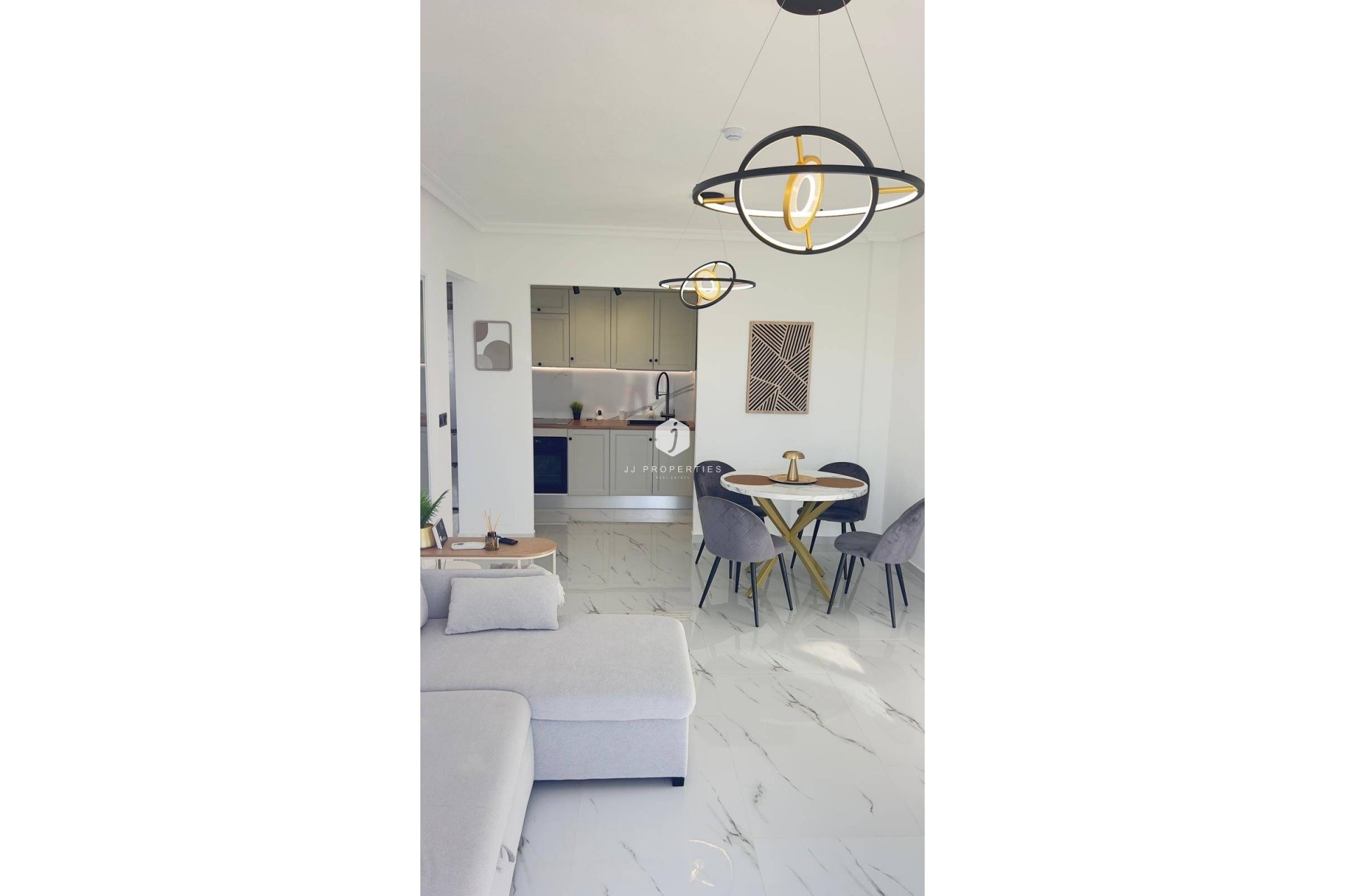 D'occasion - Attique -
Orihuela Costa - La Zenia