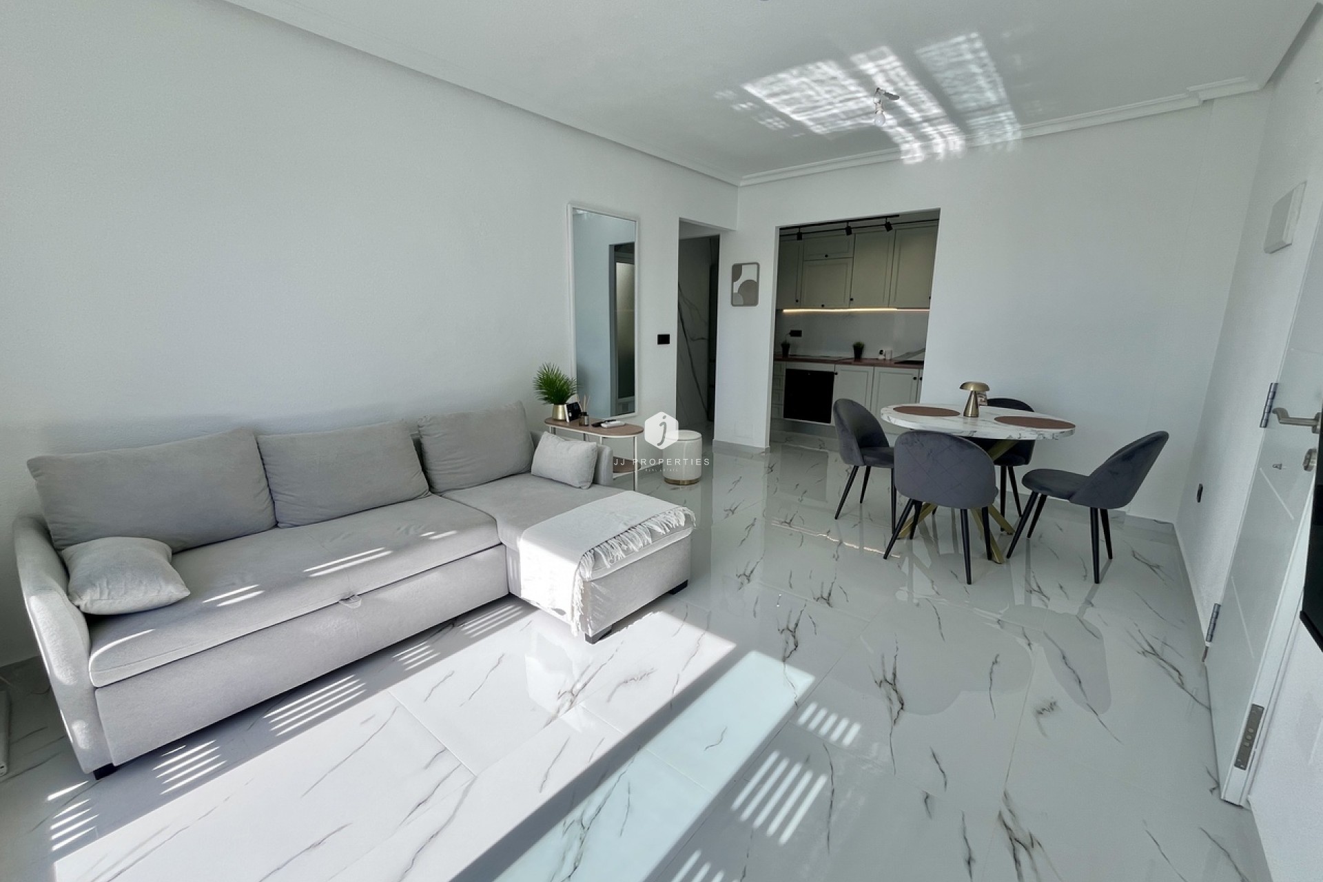 D'occasion - Attique -
Playa Flamenca - Costa Blanca