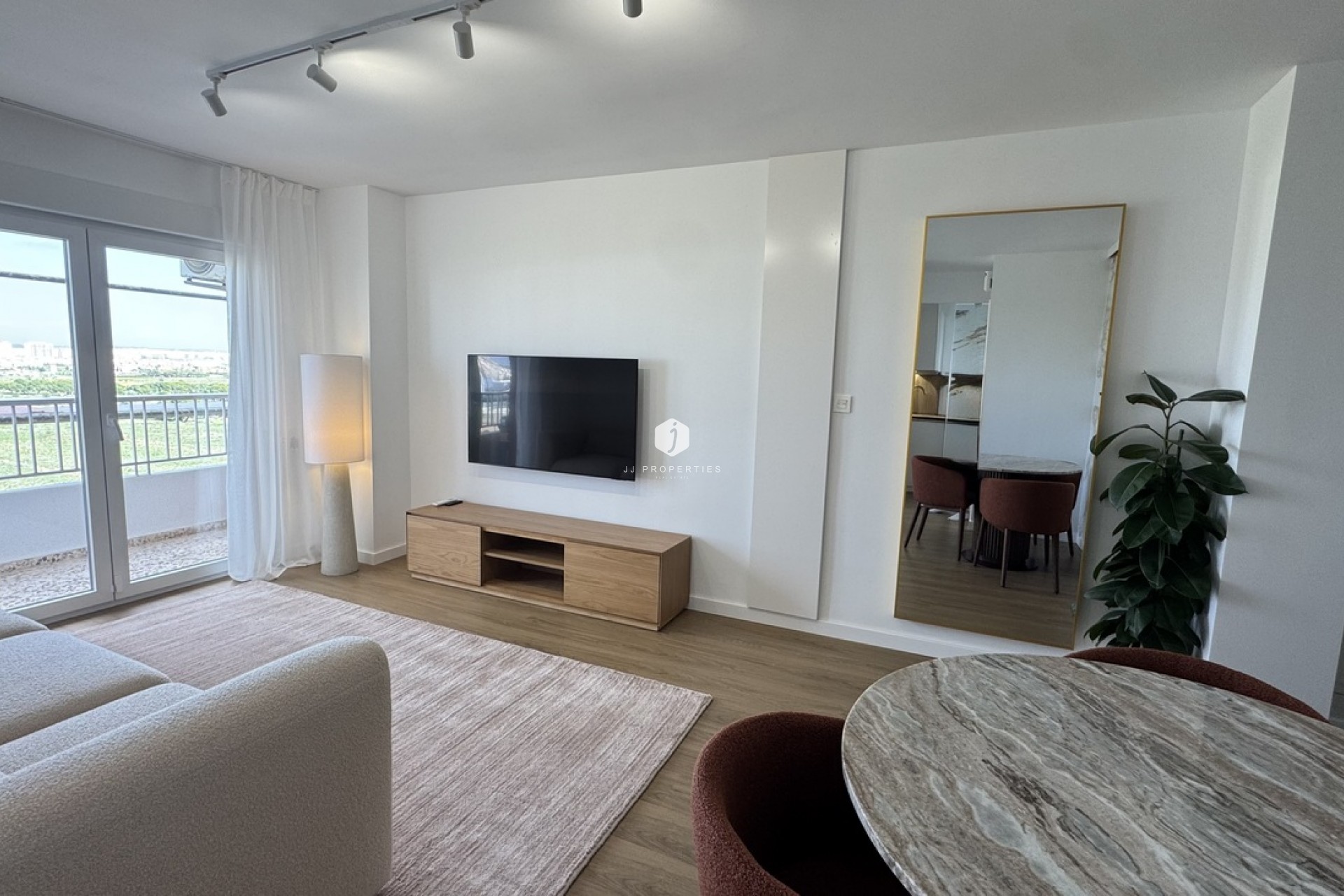 D'occasion - Attique -
Punta Prima - Costa Blanca