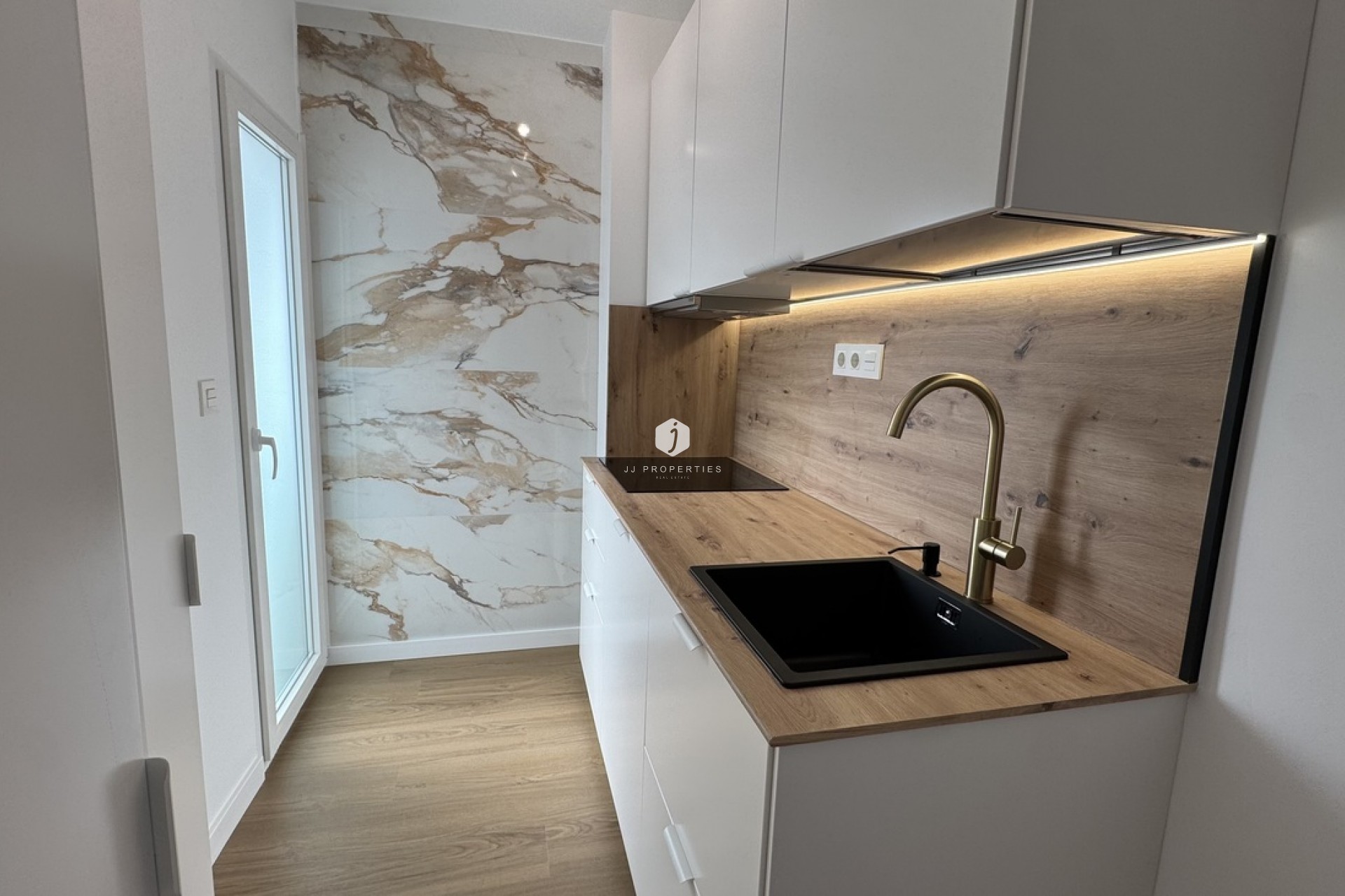 D'occasion - Attique -
Punta Prima - Costa Blanca