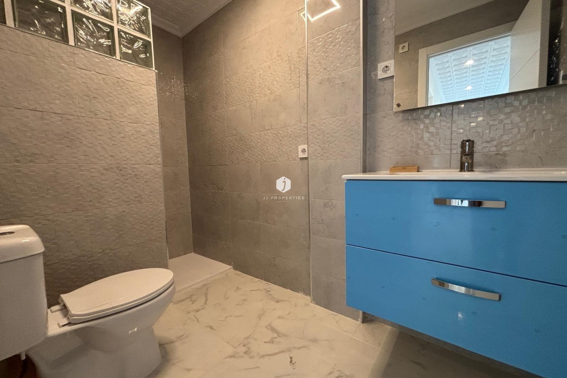 D'occasion - Attique -
Torrevieja - Acequion