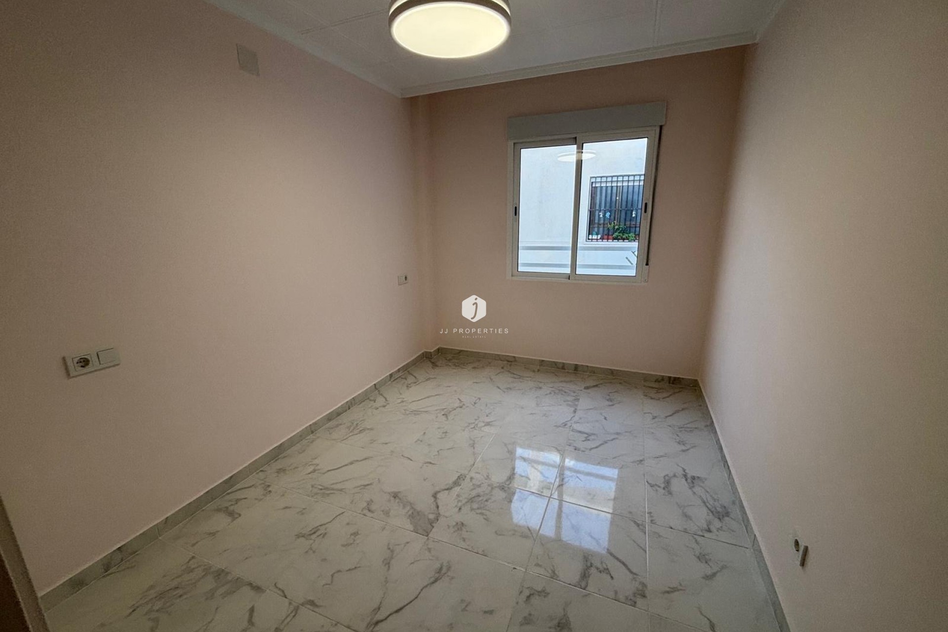 D'occasion - Attique -
Torrevieja - Acequion