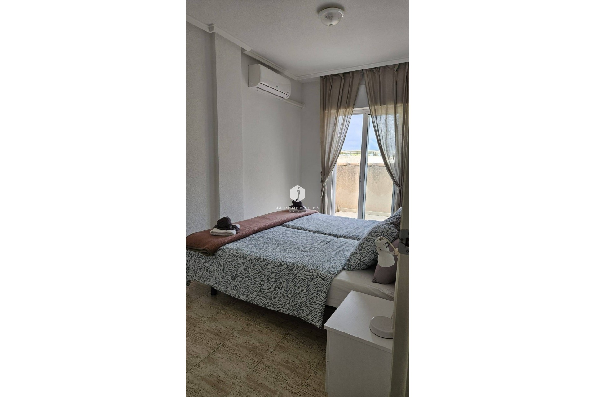 D'occasion - Attique -
Torrevieja - Acequion