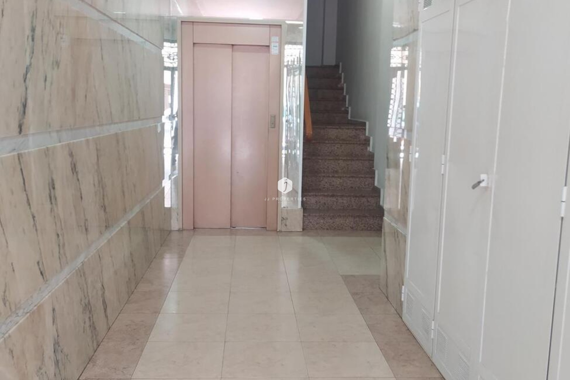 D'occasion - Attique -
Torrevieja - CENTRE