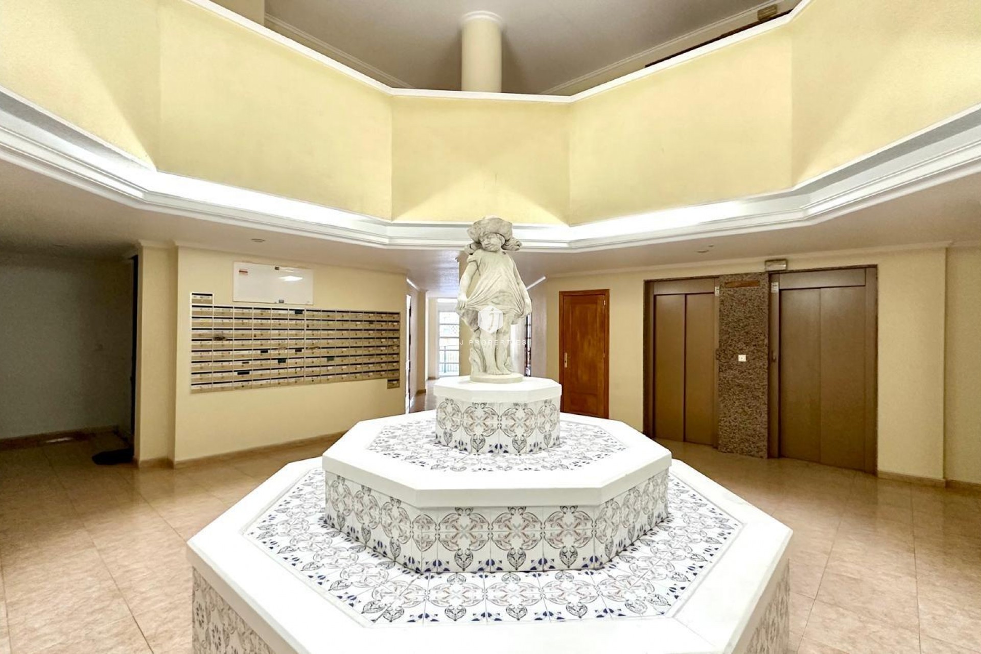 D'occasion - Attique -
Torrevieja - Centro