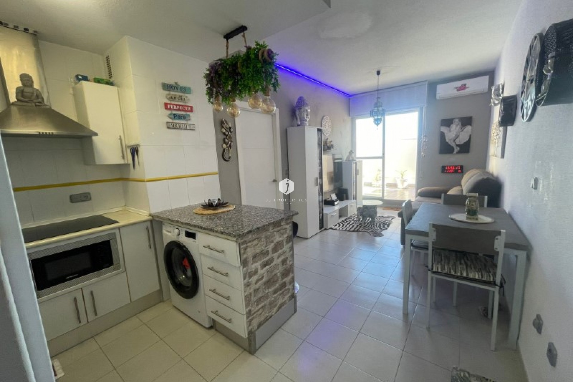 D'occasion - Attique -
Torrevieja - Costa Blanca