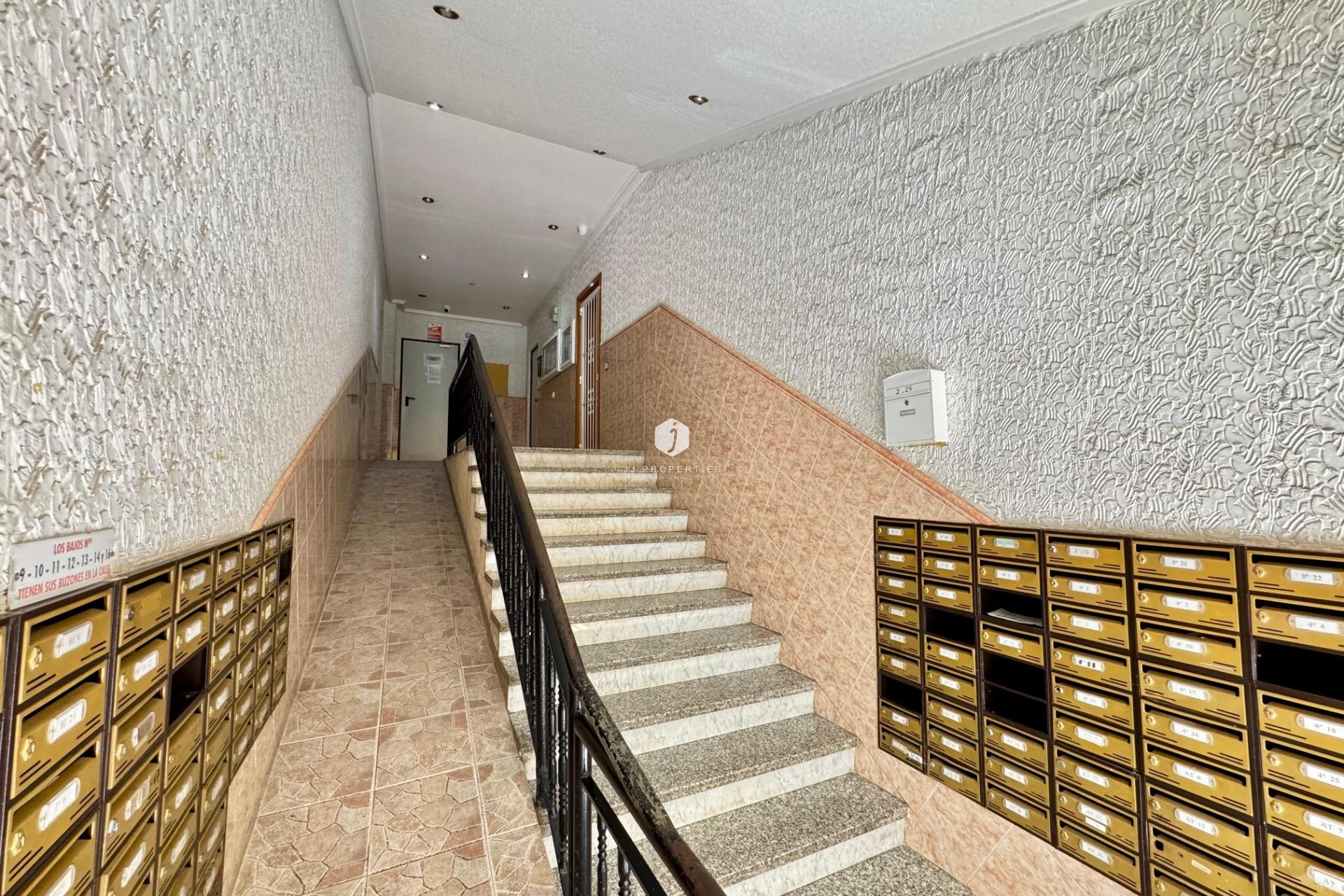 D'occasion - Attique -
Torrevieja - Costa Blanca