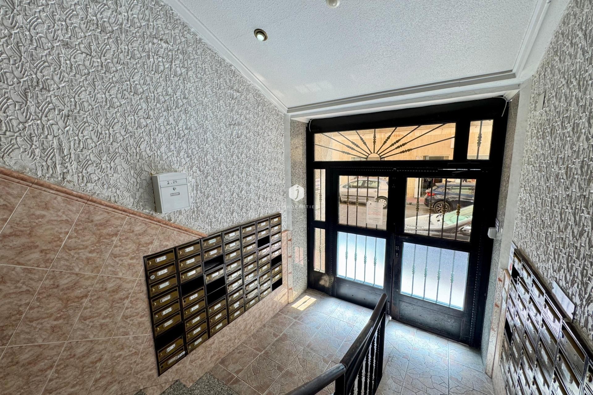 D'occasion - Attique -
Torrevieja - Costa Blanca