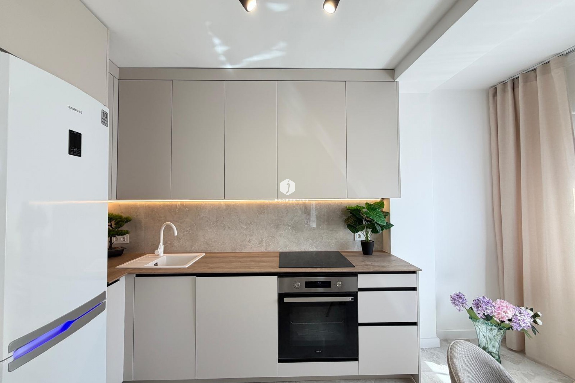 D'occasion - Attique -
Torrevieja - Estacion de autobuses