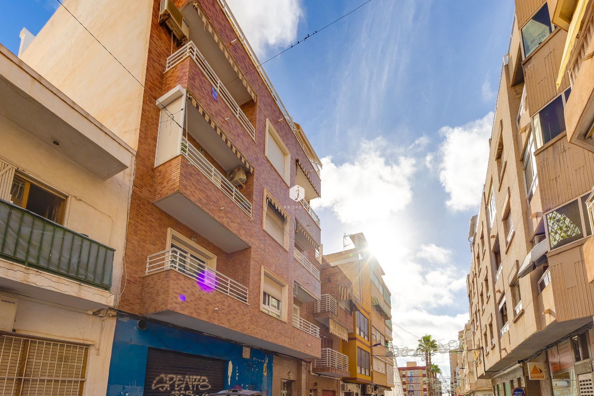 D'occasion - Attique -
Torrevieja - Paseo maritimo