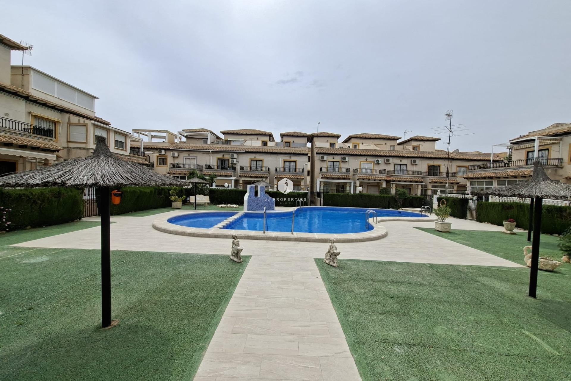D'occasion - Bungalow -
Orihuela Costa - Punta Prima
