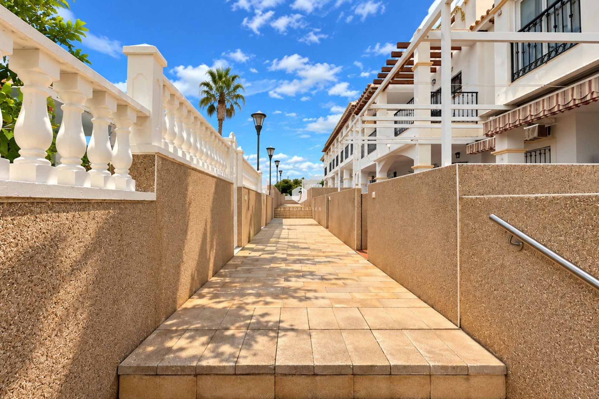 D'occasion - Bungalow -
Punta Prima - Costa Blanca