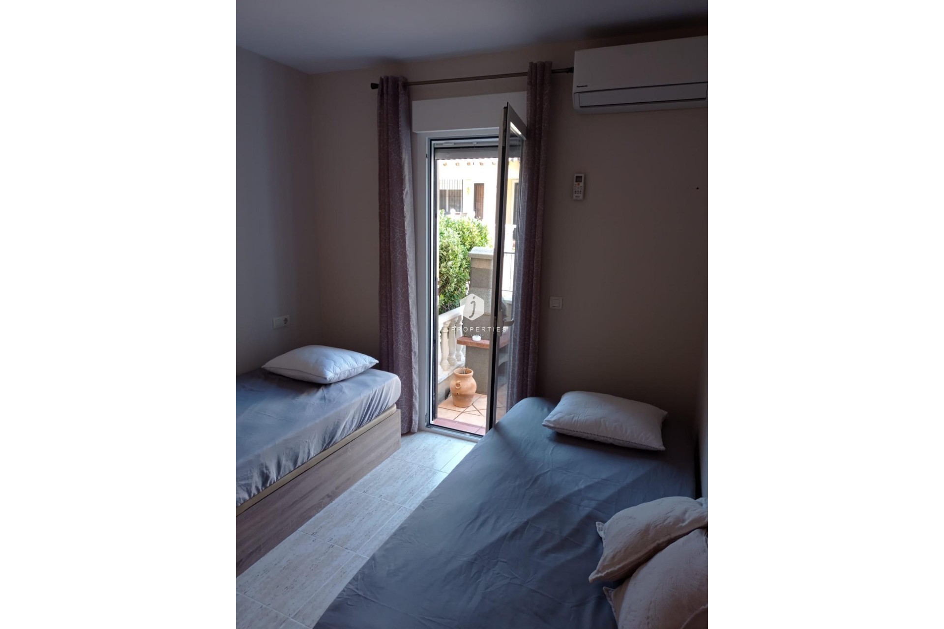D'occasion - Bungalow -
San Miguel de Salinas - Costa Blanca Sur