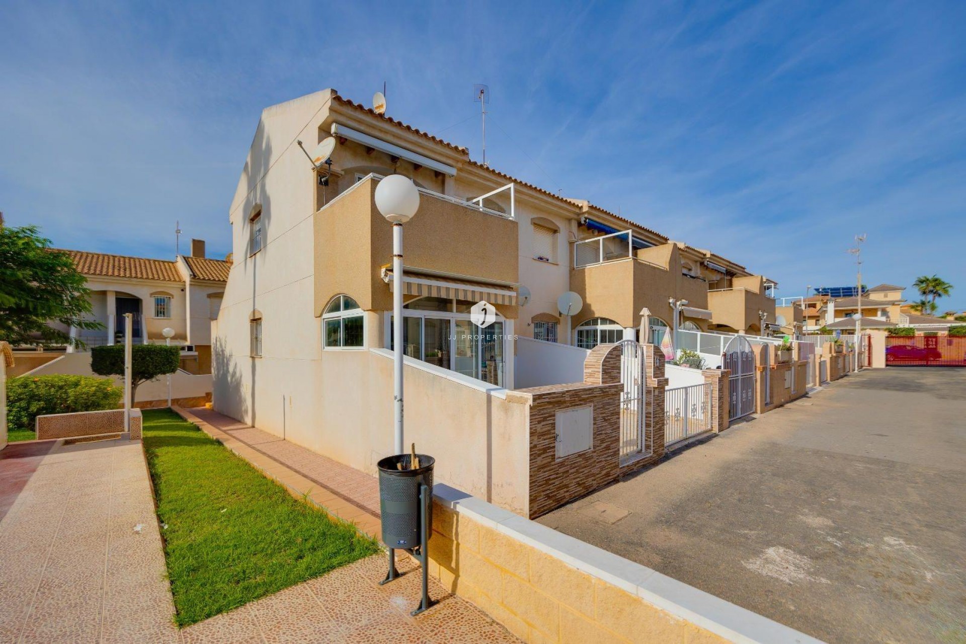 D'occasion - Bungalow -
Torrevieja - Aguas Nuevas 2