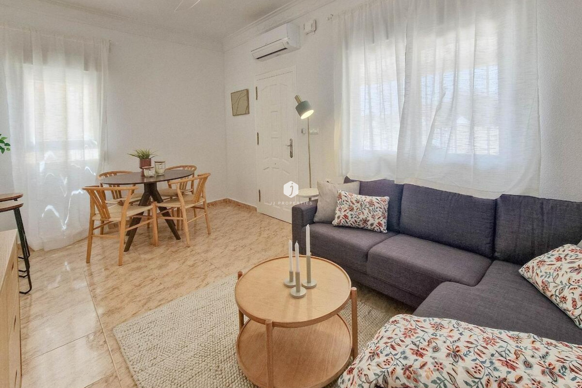 D'occasion - Bungalow -
Torrevieja - Costa Blanca