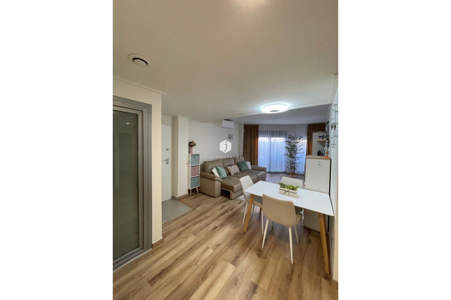 D'occasion - Bungalow -
Torrevieja - Costa Blanca