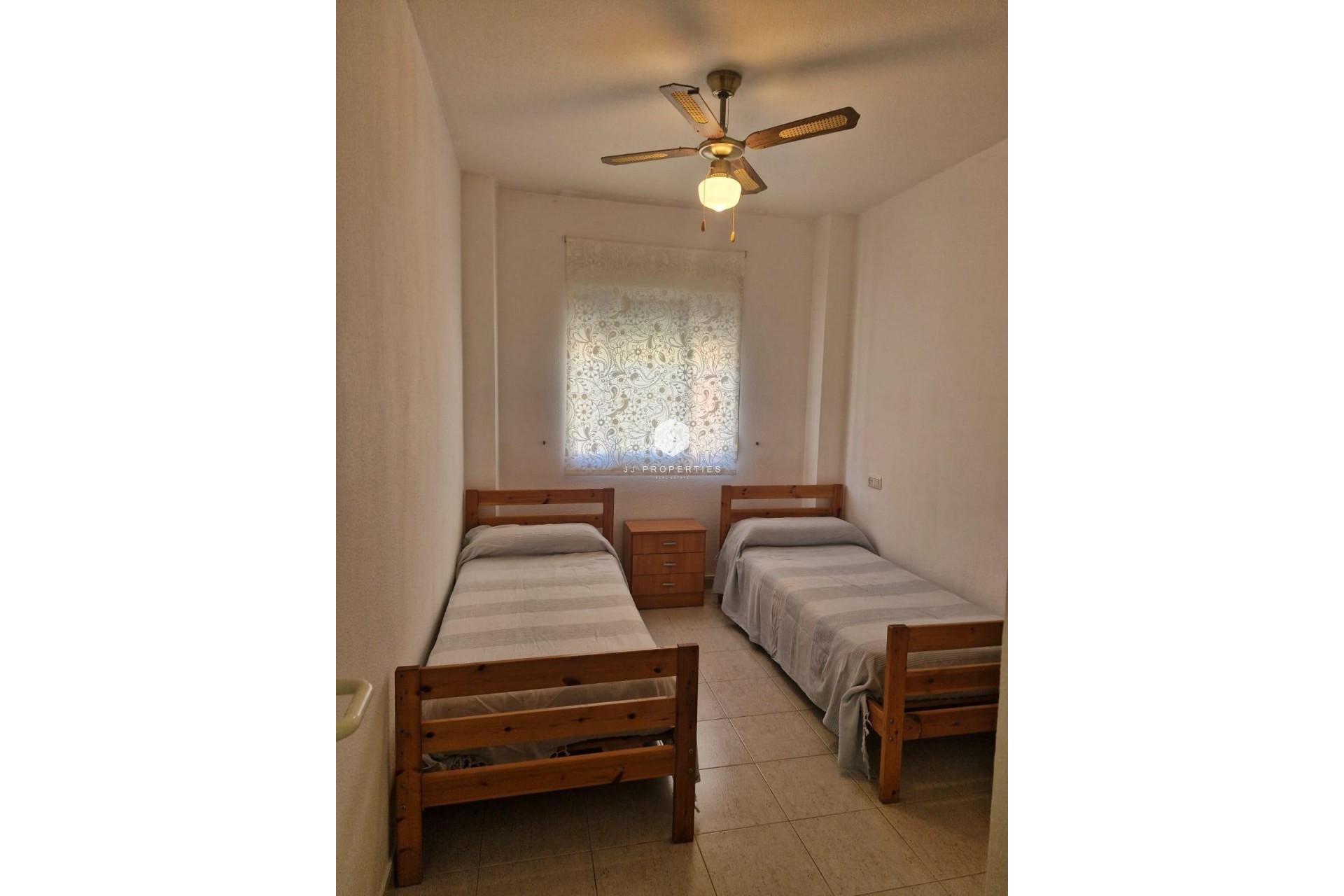 D'occasion - Bungalow -
Torrevieja - Playa de los Naufragos