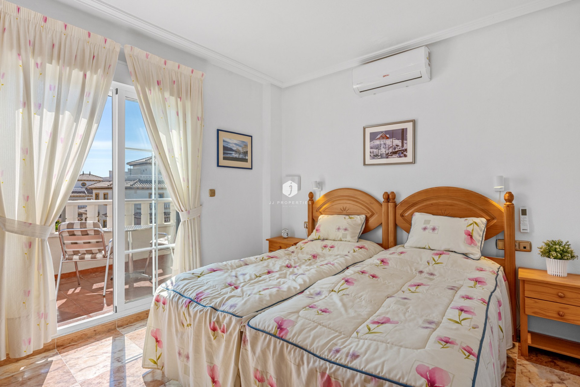 D'occasion - Chalet -
Cabo Roig - Costa Blanca
