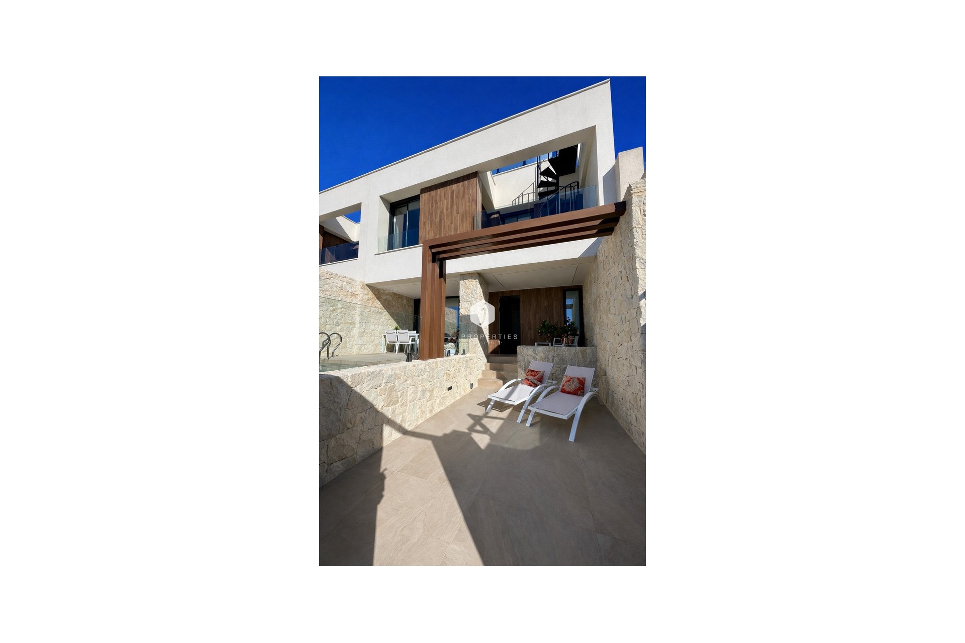 D'occasion - Chalet -
Dolores - Costa Blanca