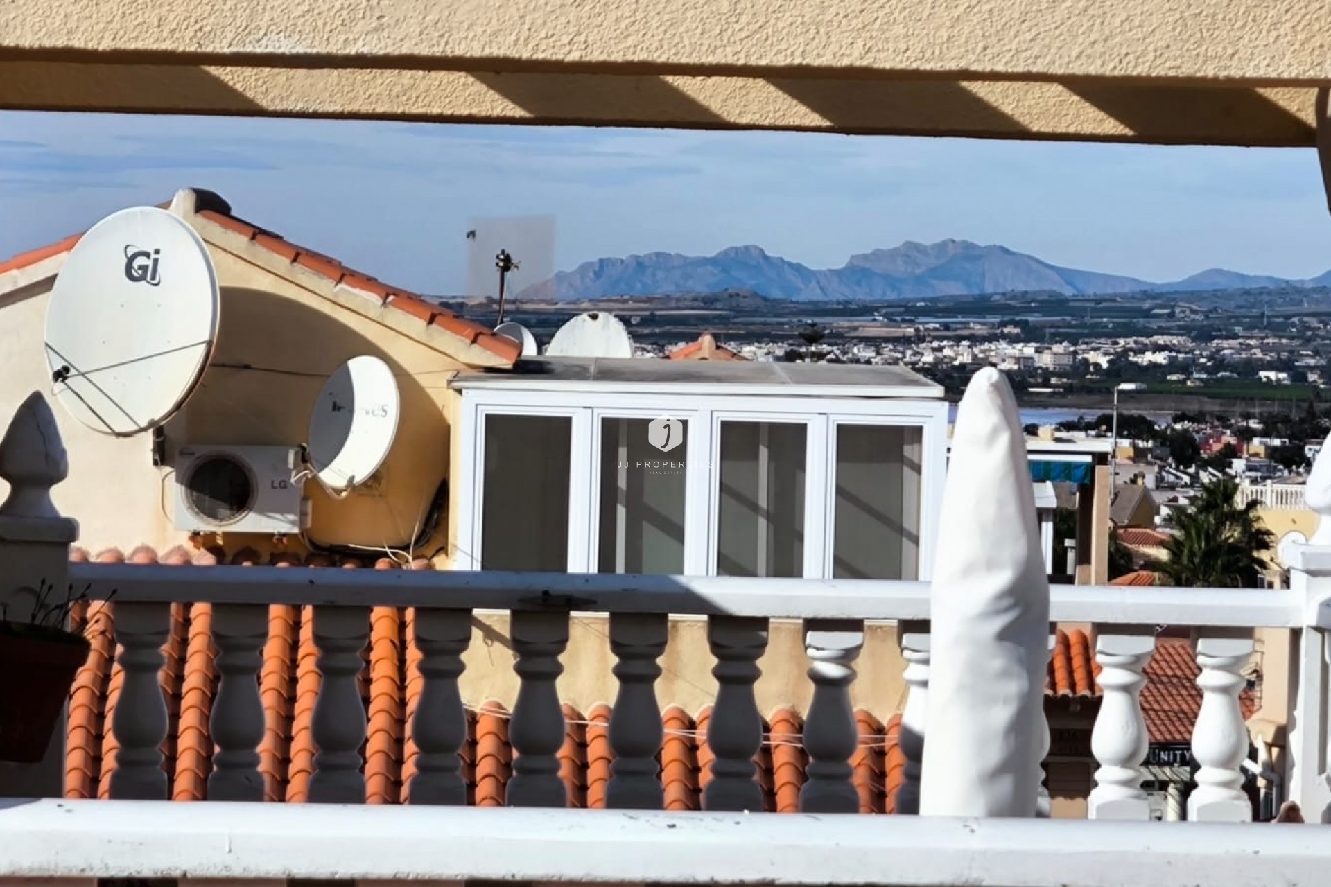 D'occasion - Chalet -
El Chaparral - Inland