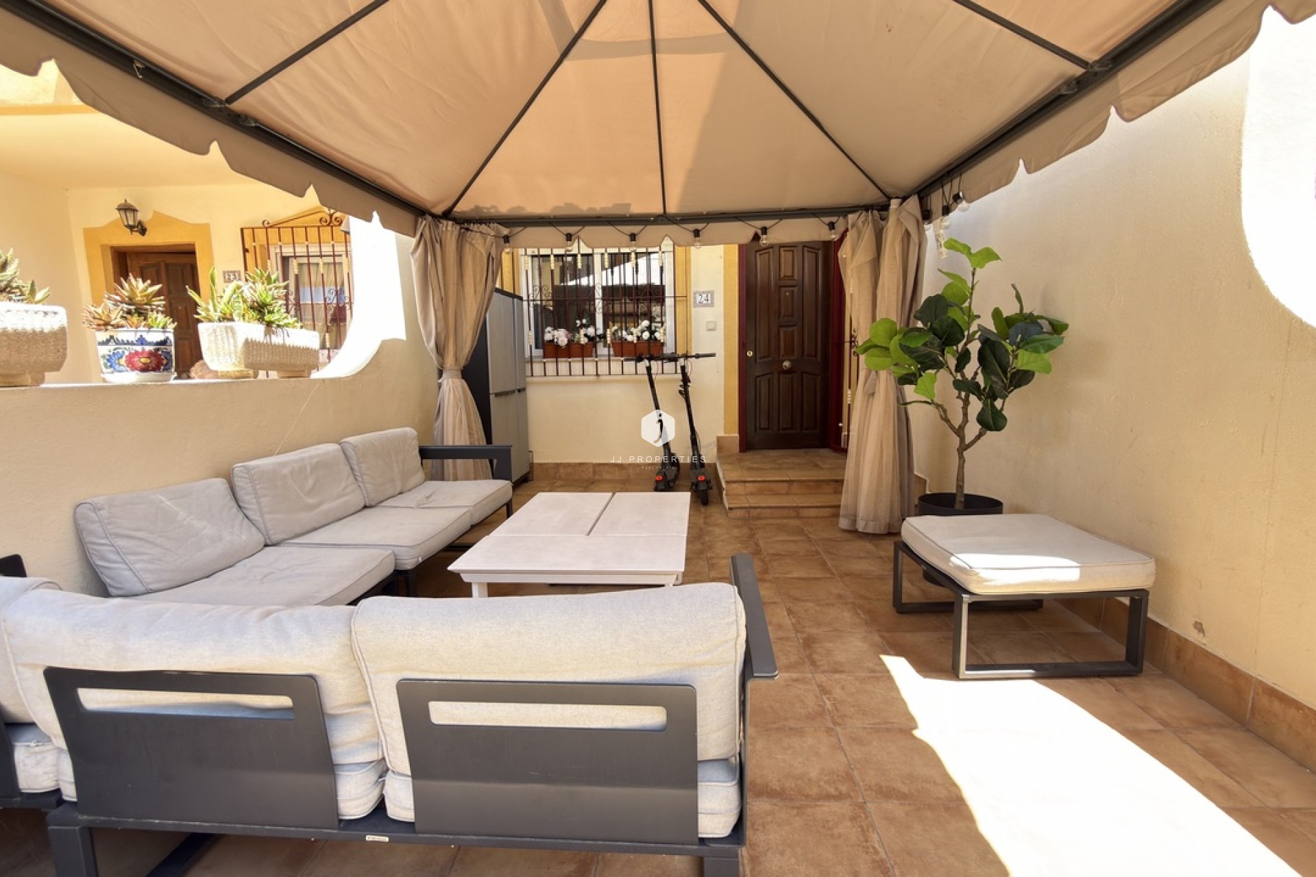 D'occasion - Chalet -
La Zenia - Costa Blanca