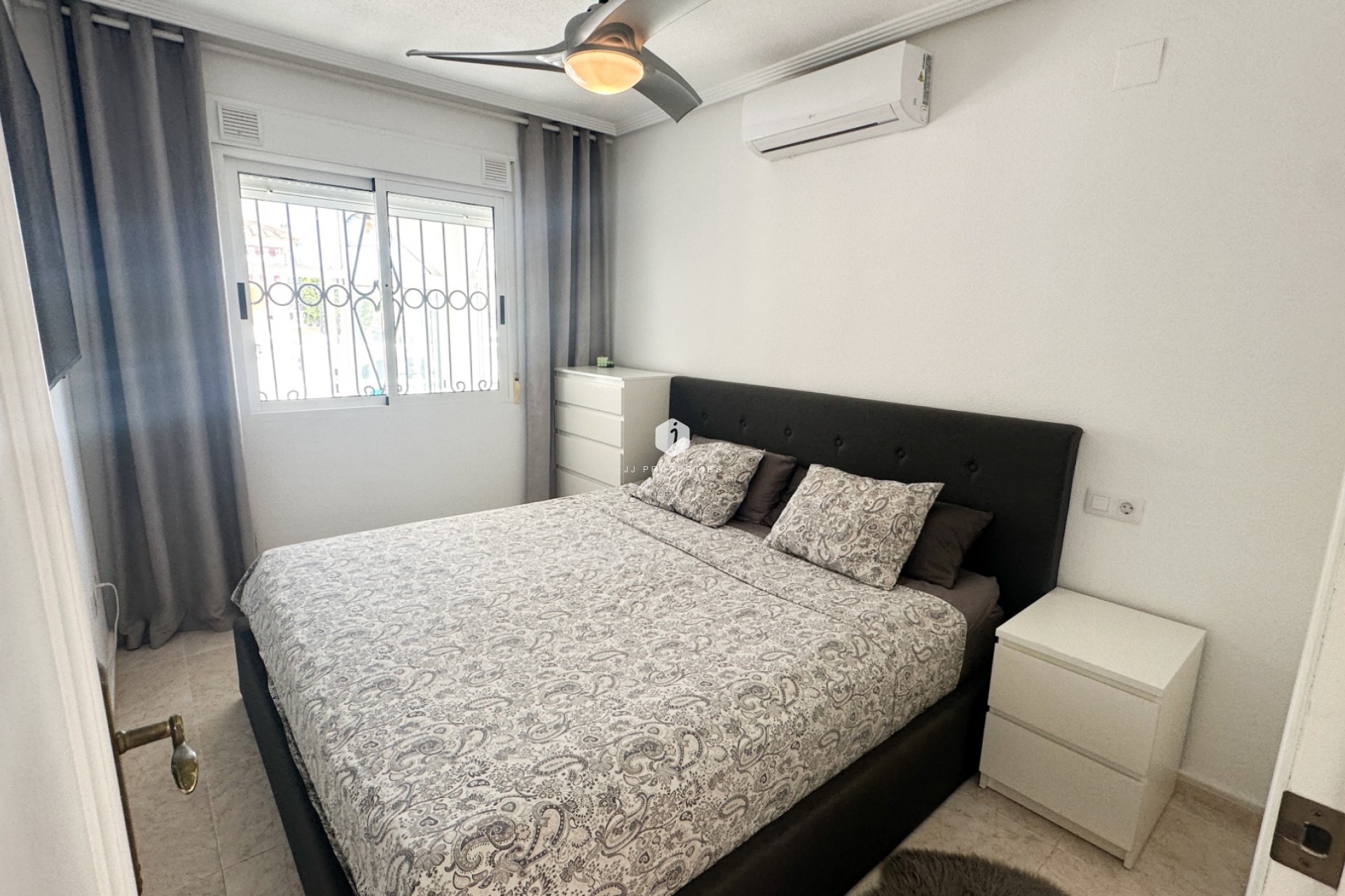 D'occasion - Chalet -
Los Altos - Costa Blanca