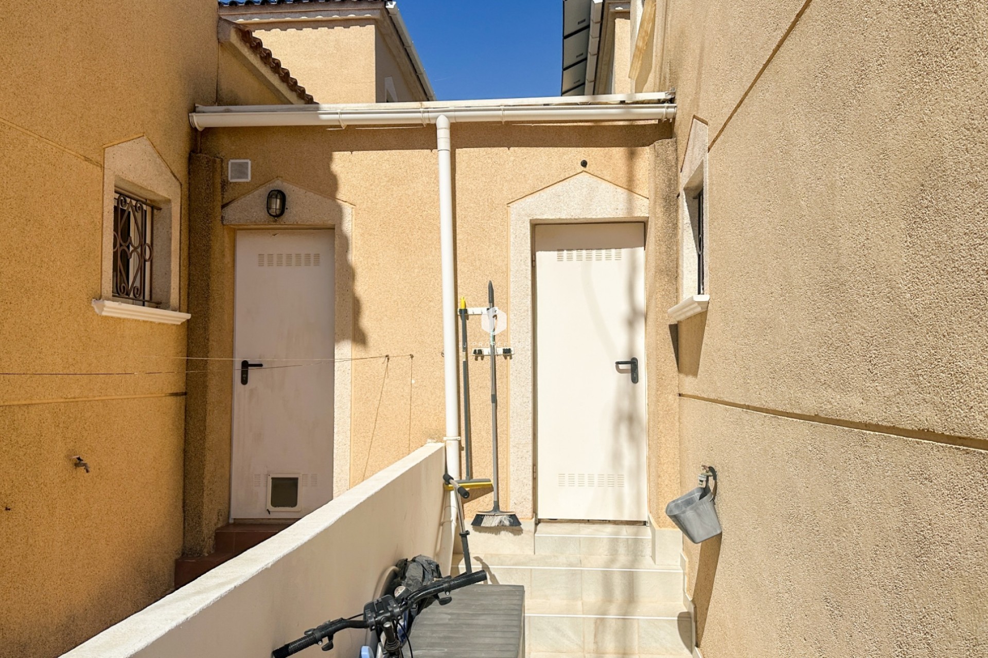 D'occasion - Chalet -
Los Altos - Costa Blanca